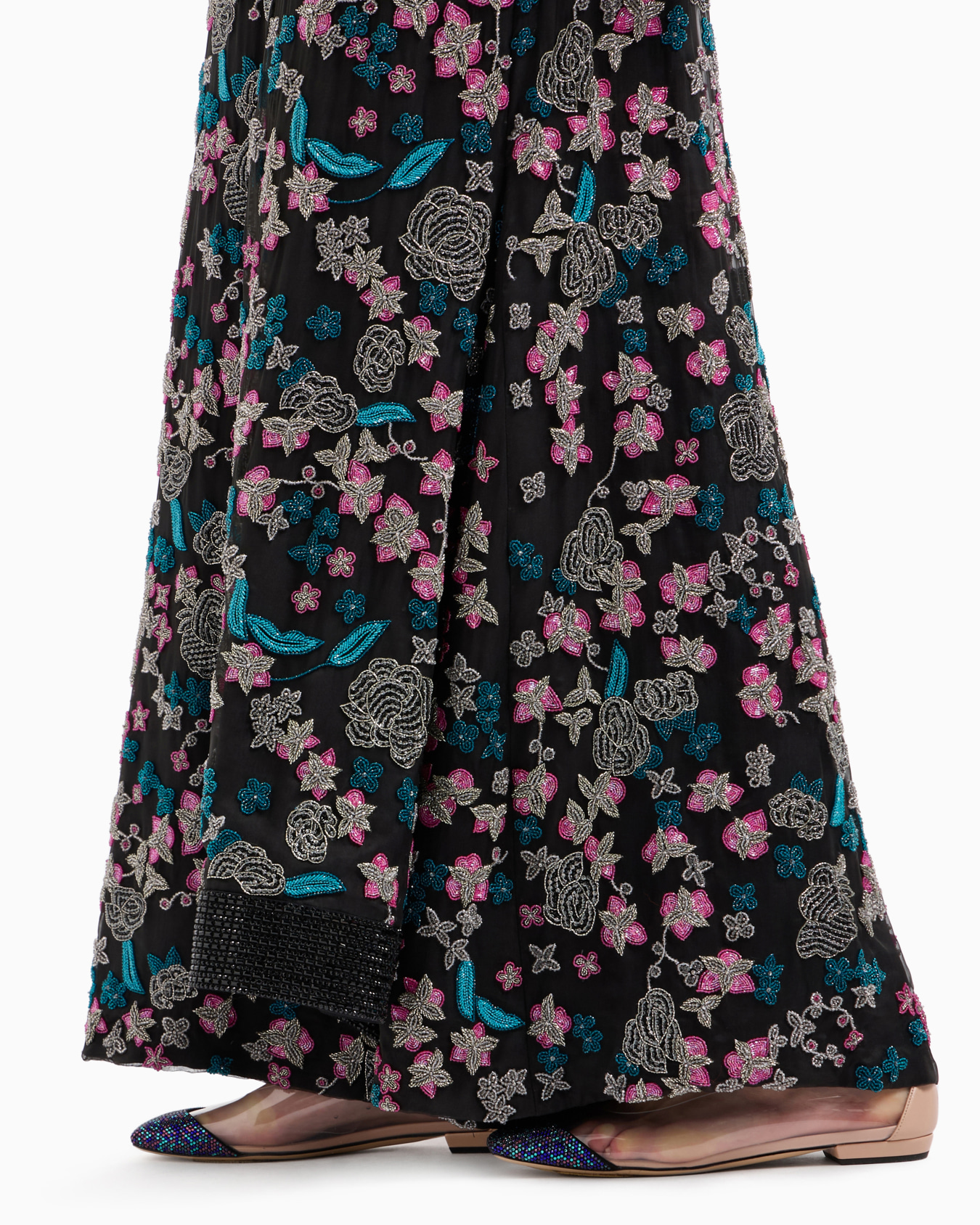 Silk culottes with a floral motif Slide 5