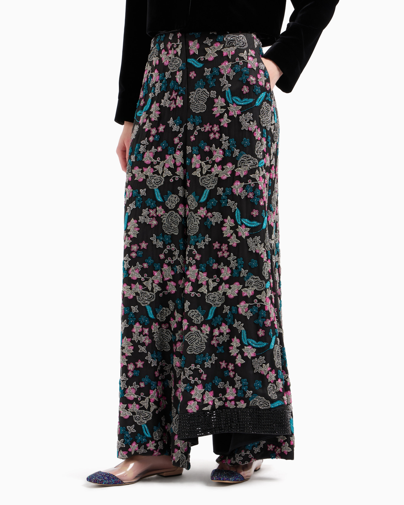 Silk culottes with a floral motif Slide 3