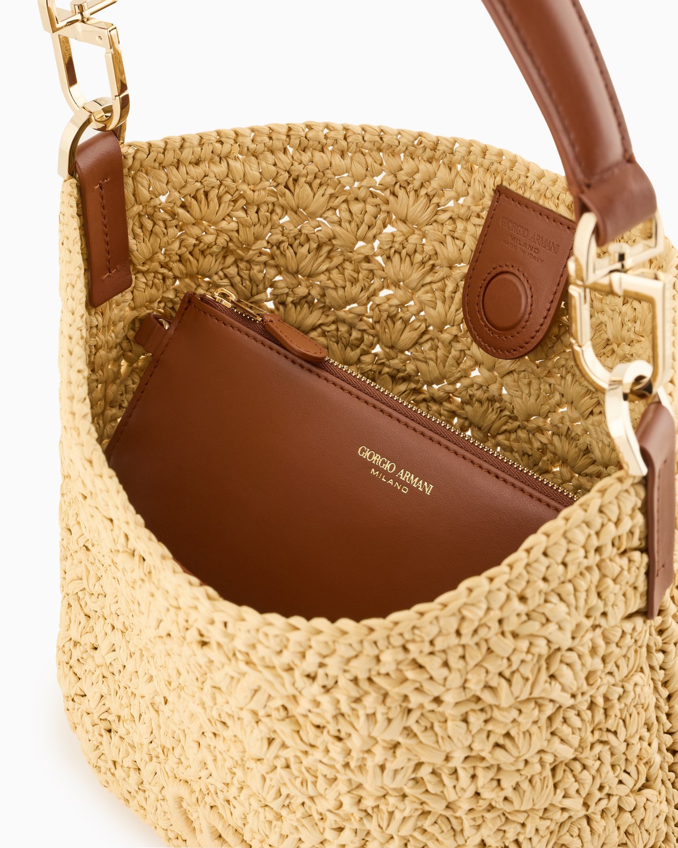 Small shoulder bag made of raffia fan stitch and leather Slide 3