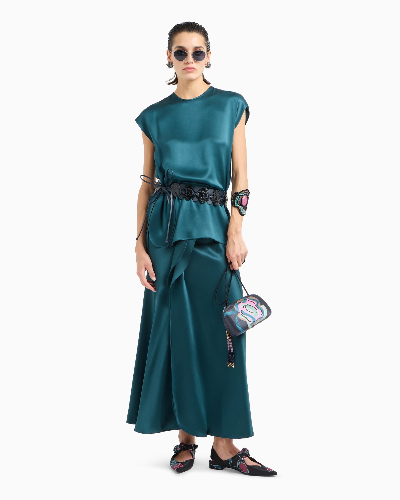 Long blouse in silk double satin Slide 3