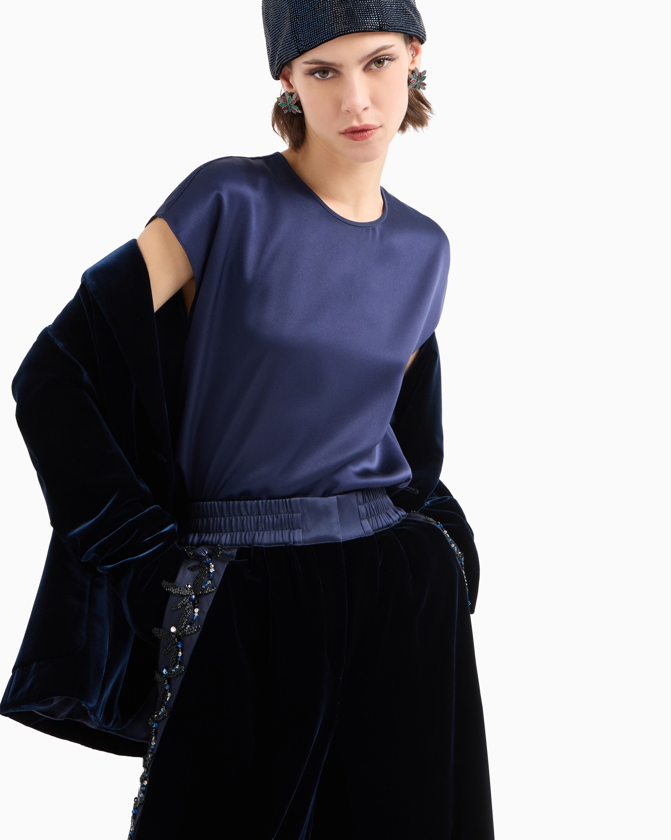 Long blouse in silk double satin Slide 5