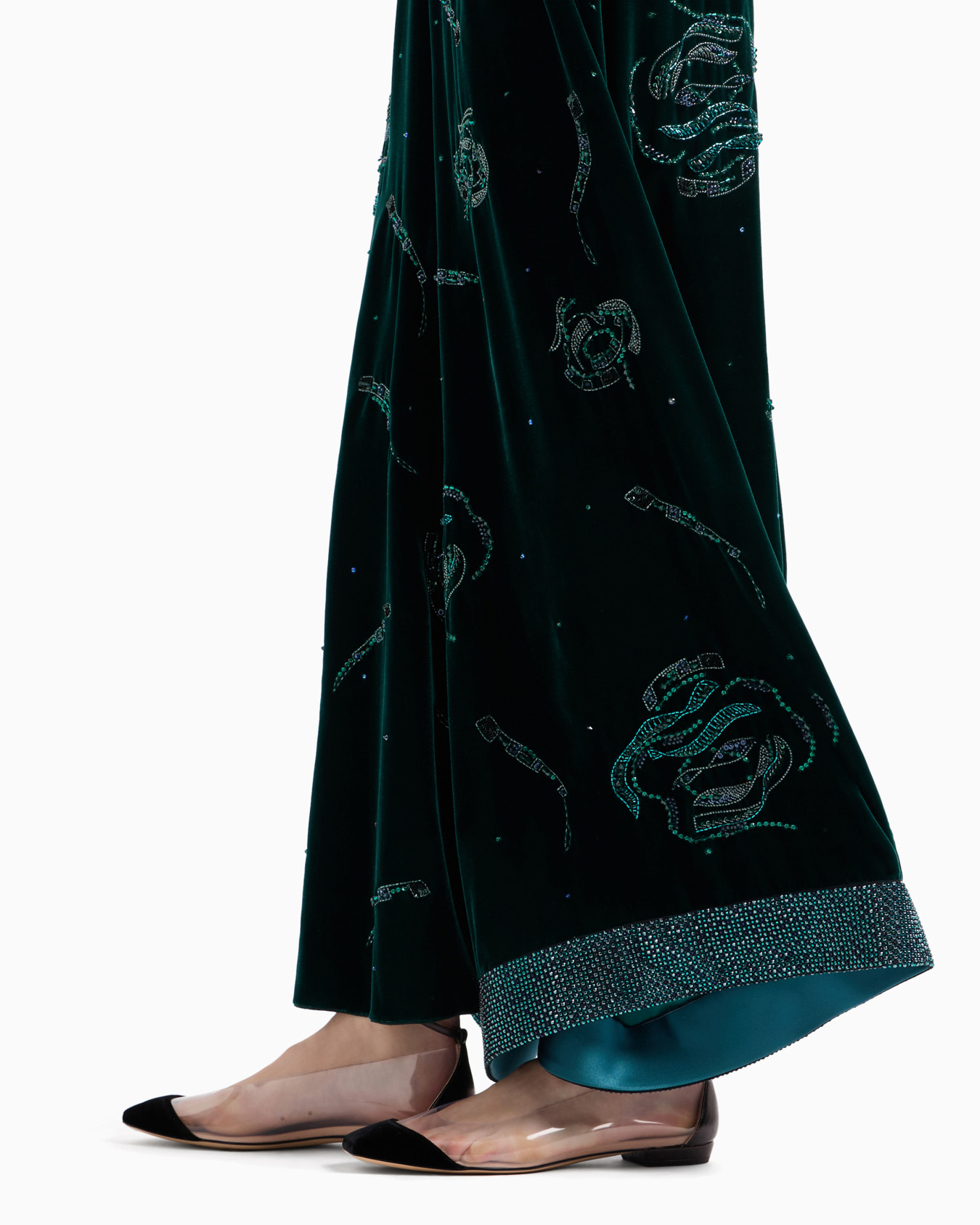 Bustierkleid aus Samt mit Kristallstrickerei Folie 4