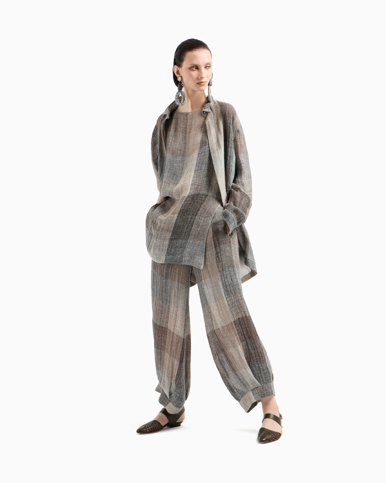Wide-leg trousers in checked brushed linen Slide 2