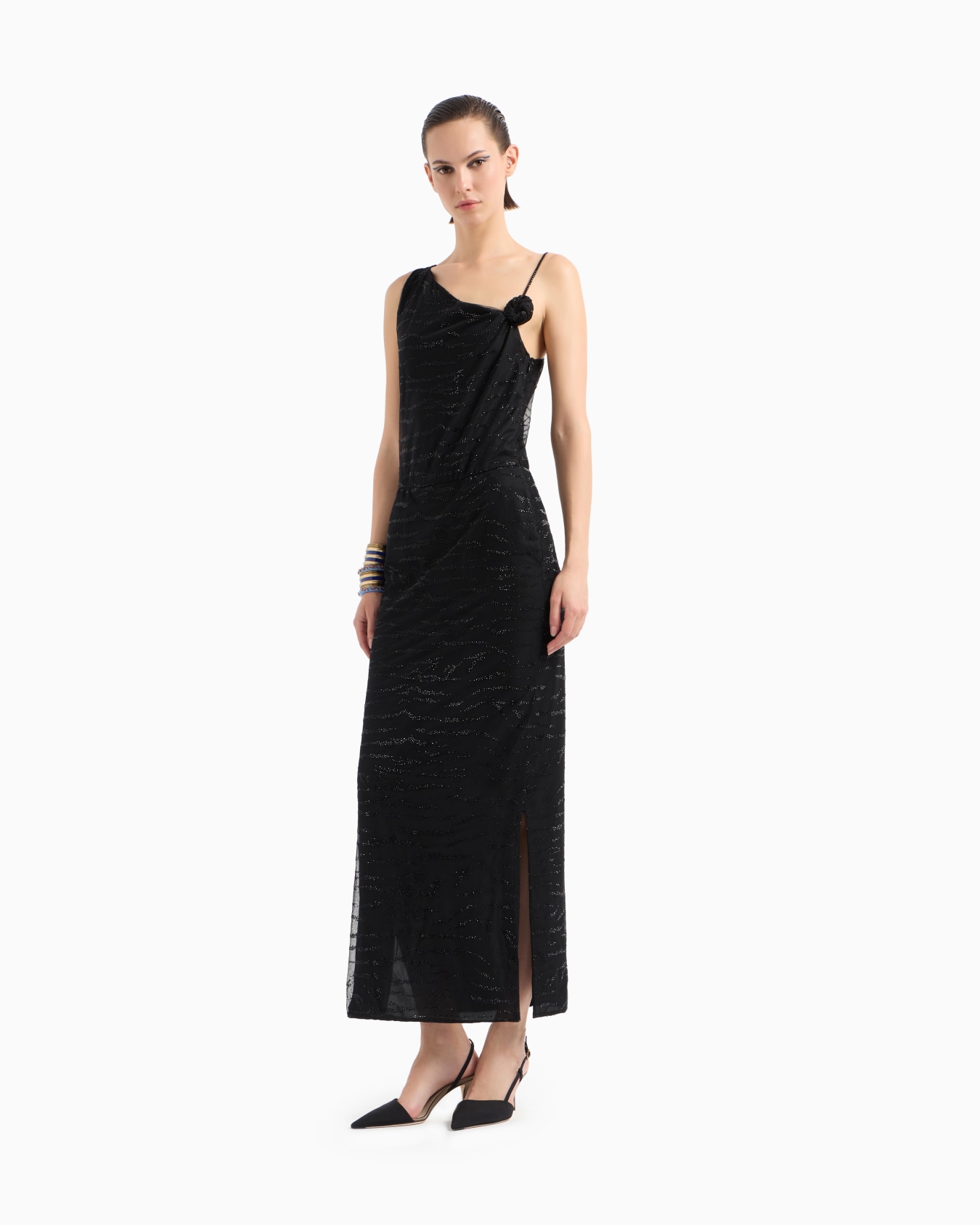 Langes Kleid aus Seide mit Strassstickerei Folie 3