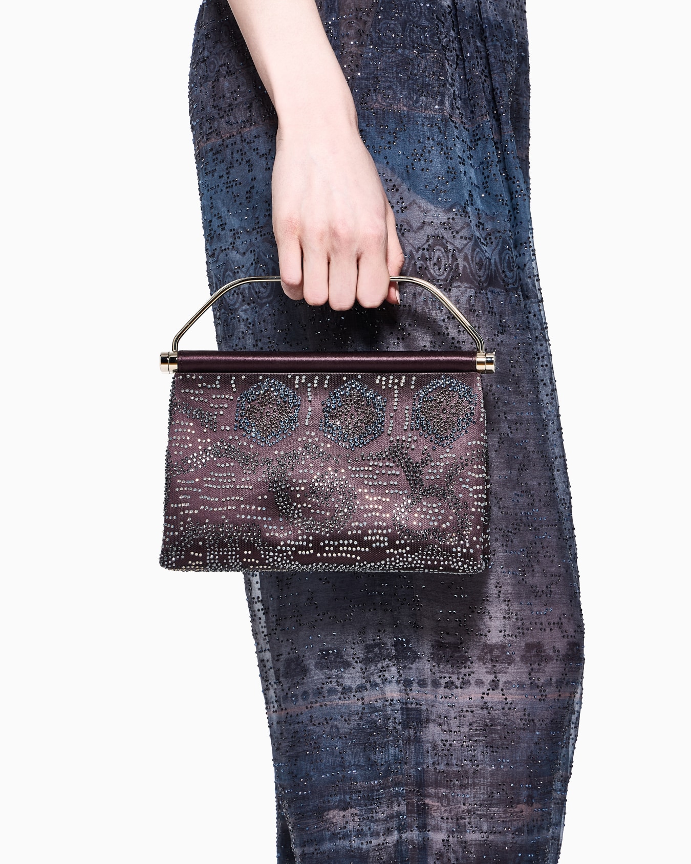Borsa a mano piccola in raso e strass Slide 5