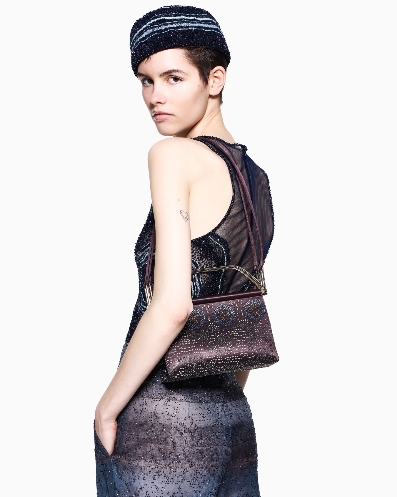 Borsa a mano piccola in raso e strass Slide 6