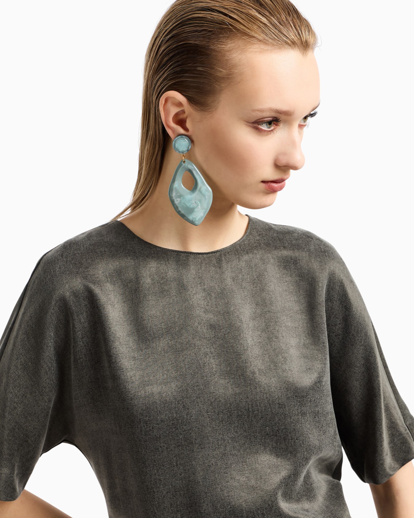 Blusa girocollo in viscosa e cupro Slide 4
