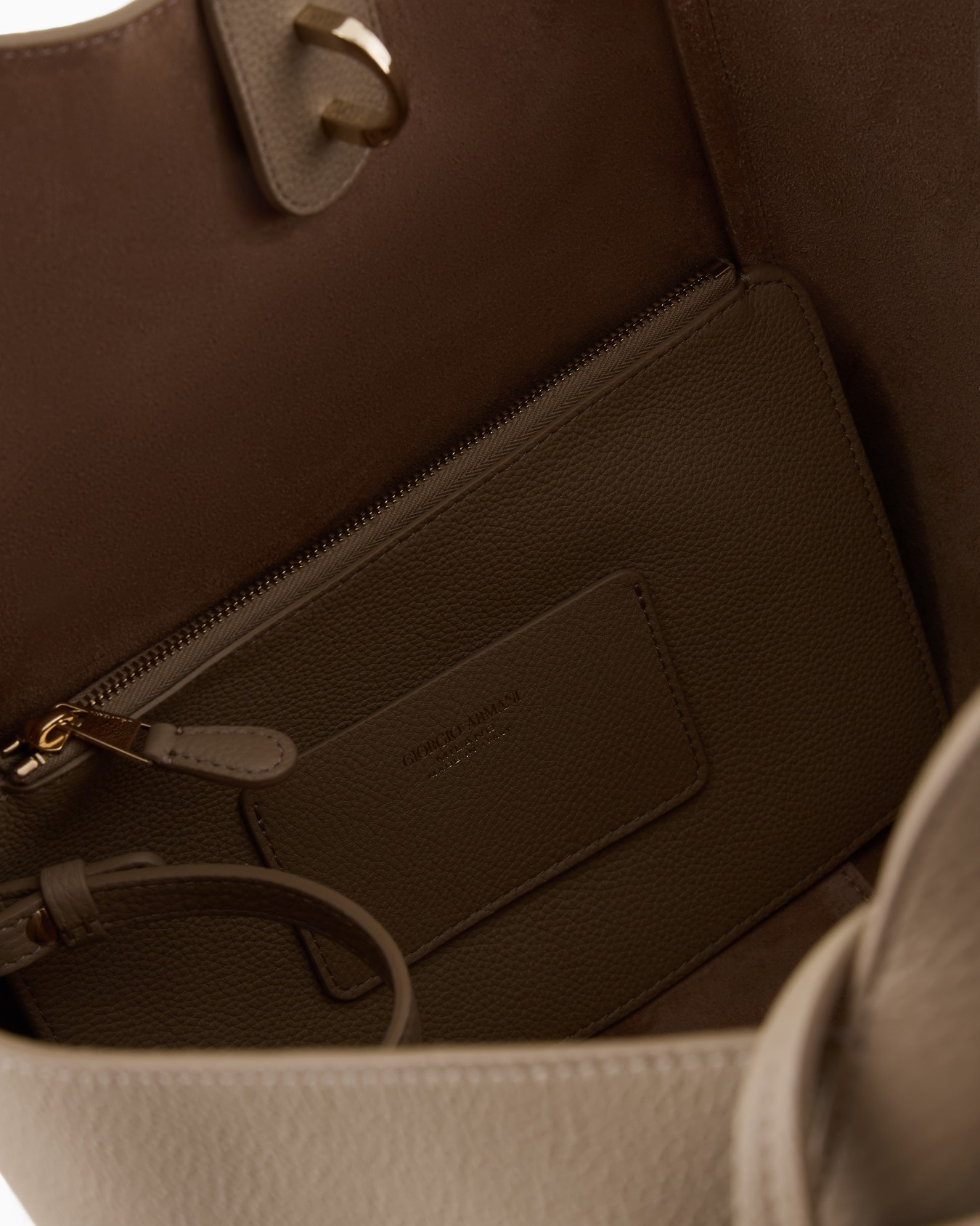 Medium pebbled leather handbag Slide 3