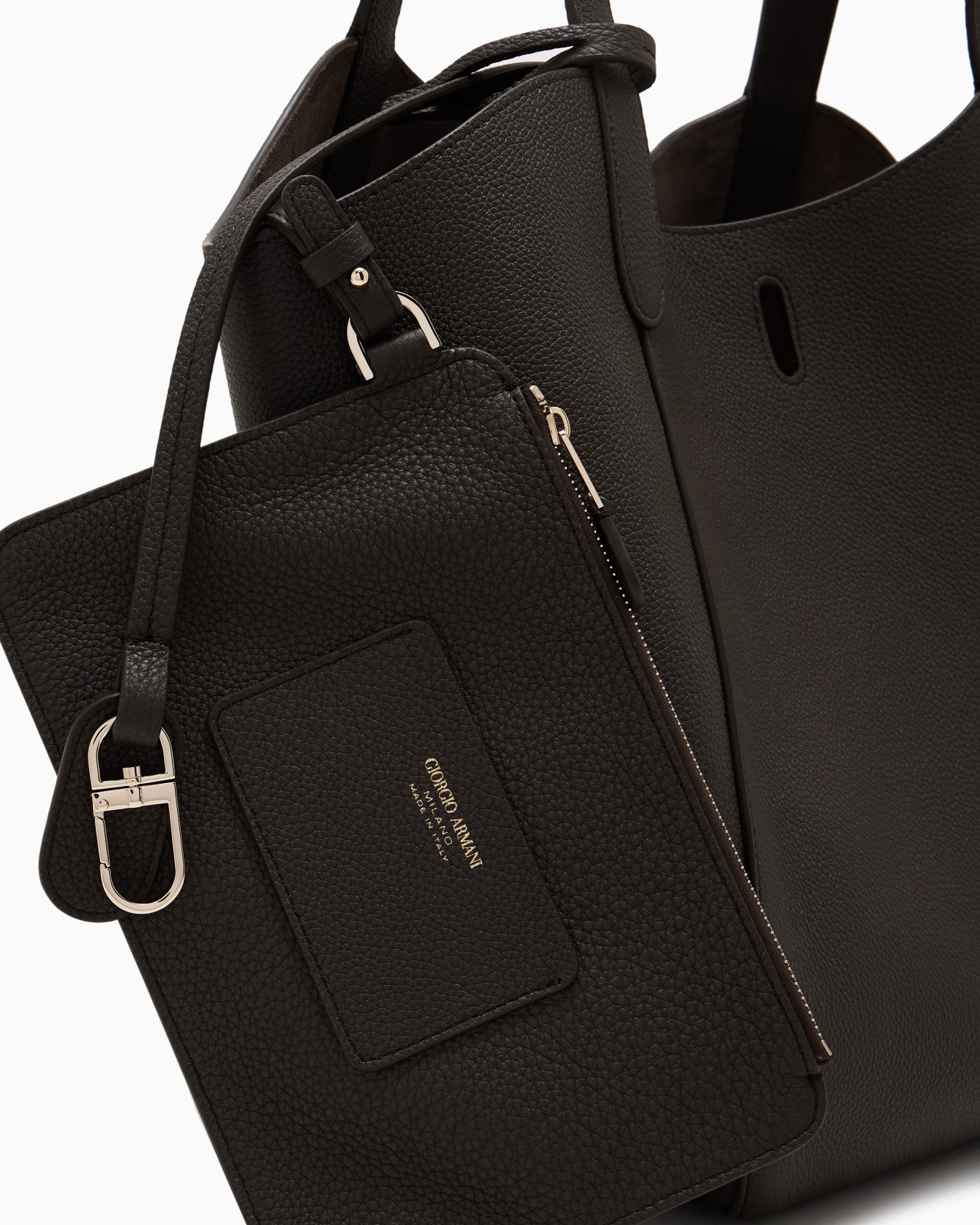 Medium pebbled leather handbag Slide 4