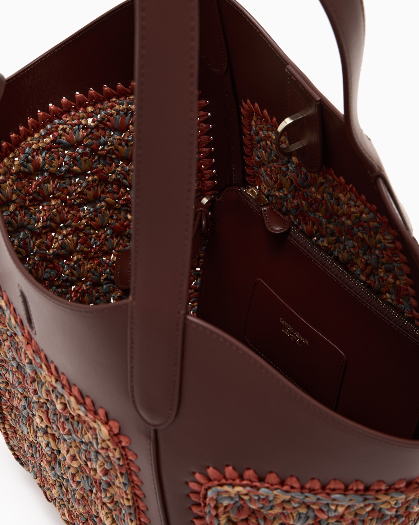 Medium handbag in leather and fan-stitch raffia Slide 3