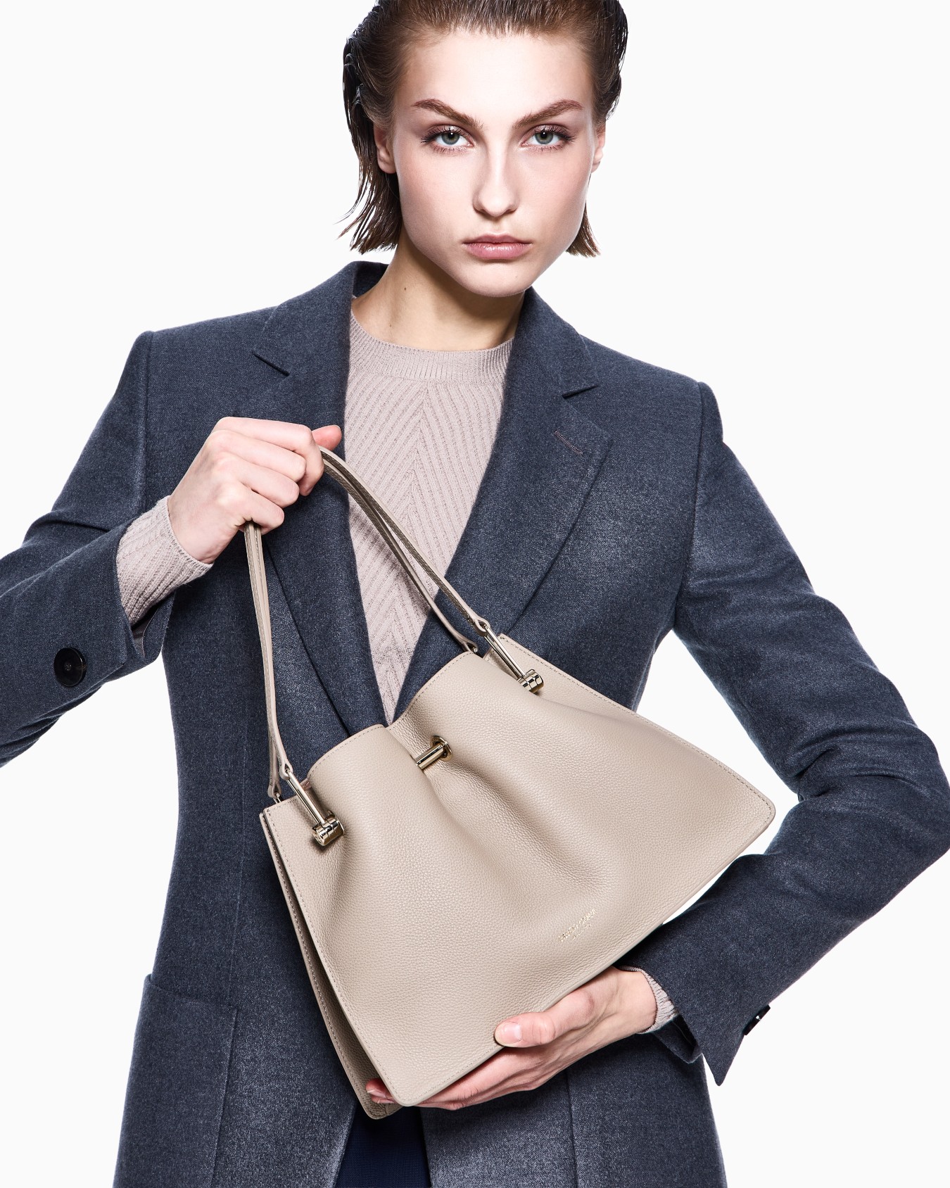 Shopping bag piccola in suede Slide 6