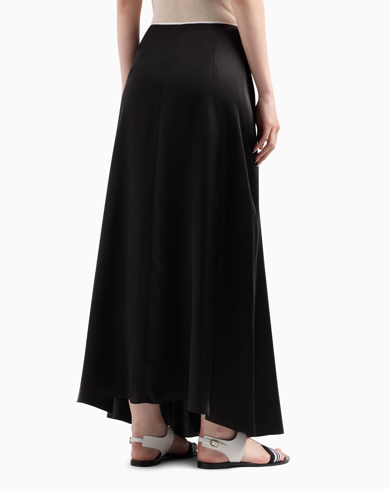 Long skirt in silk satin Slide 2