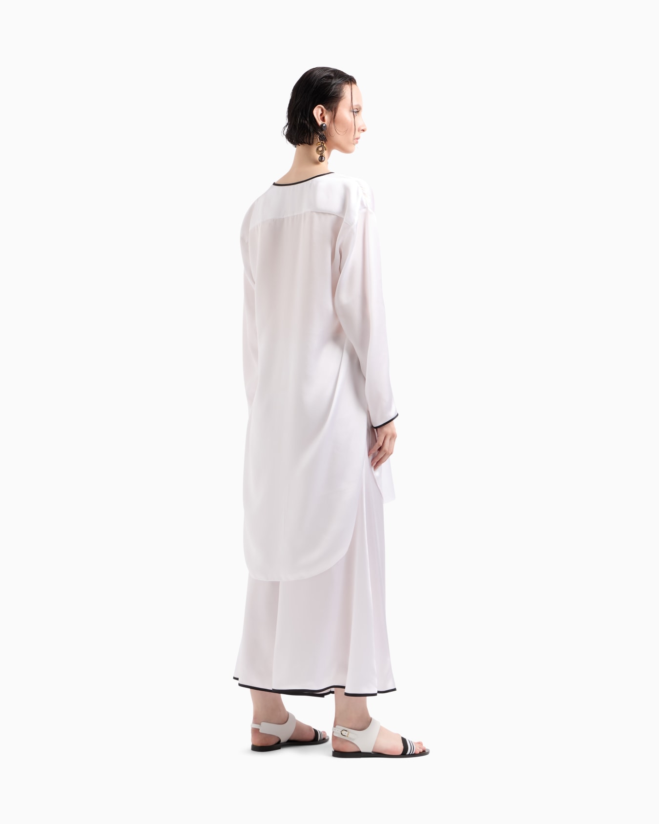 Chemise longue en satin de soie Diapositive 2