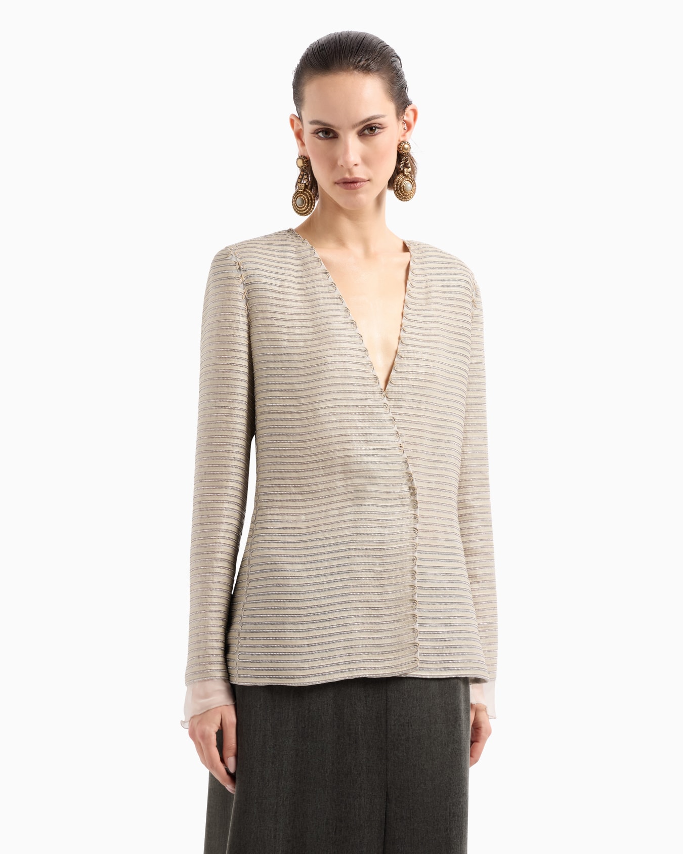 Veste croisée en mousseline de soie avec sangles en daim brodées Diapositive 3