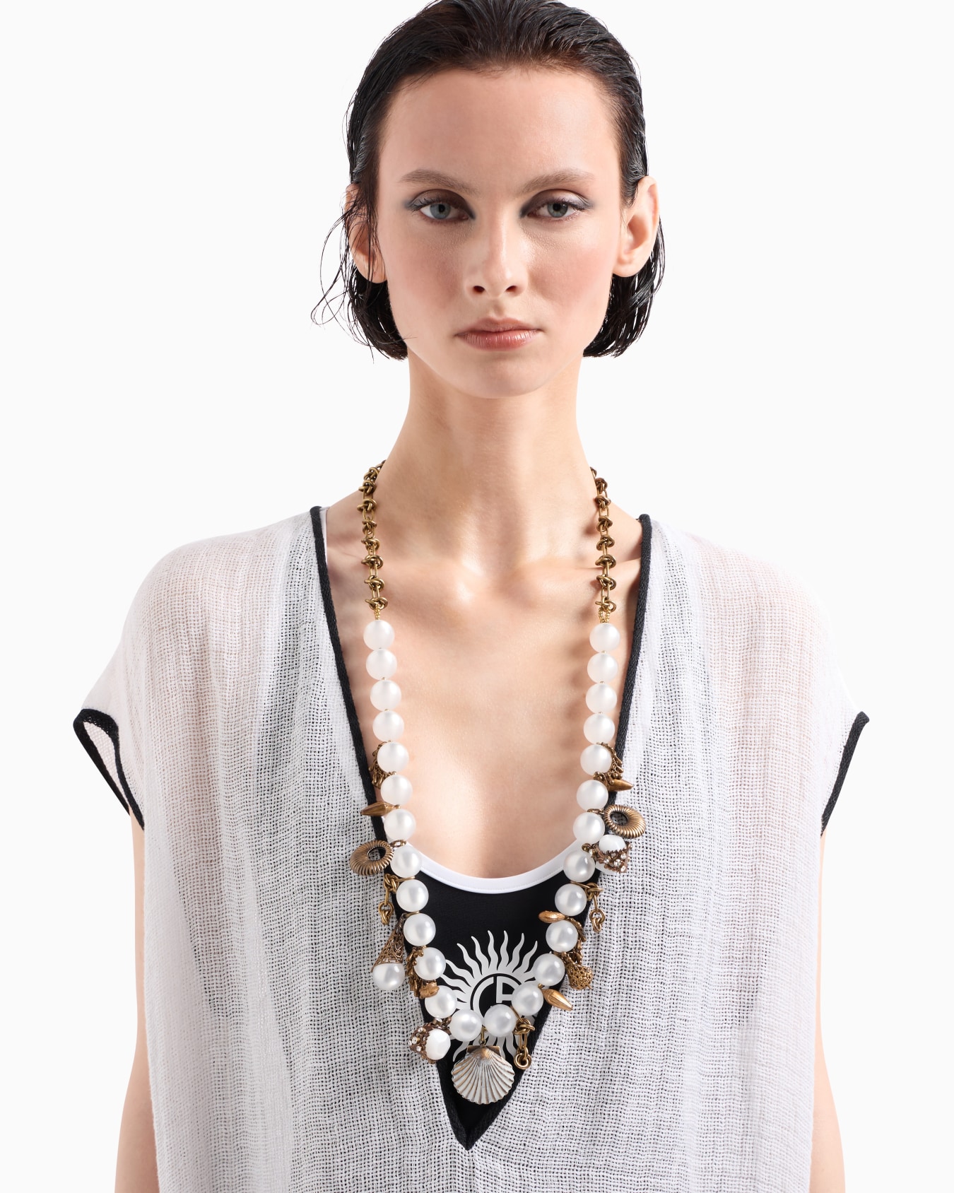 Collier ras de cou en résine et pendentifs en laiton Diapositive 2