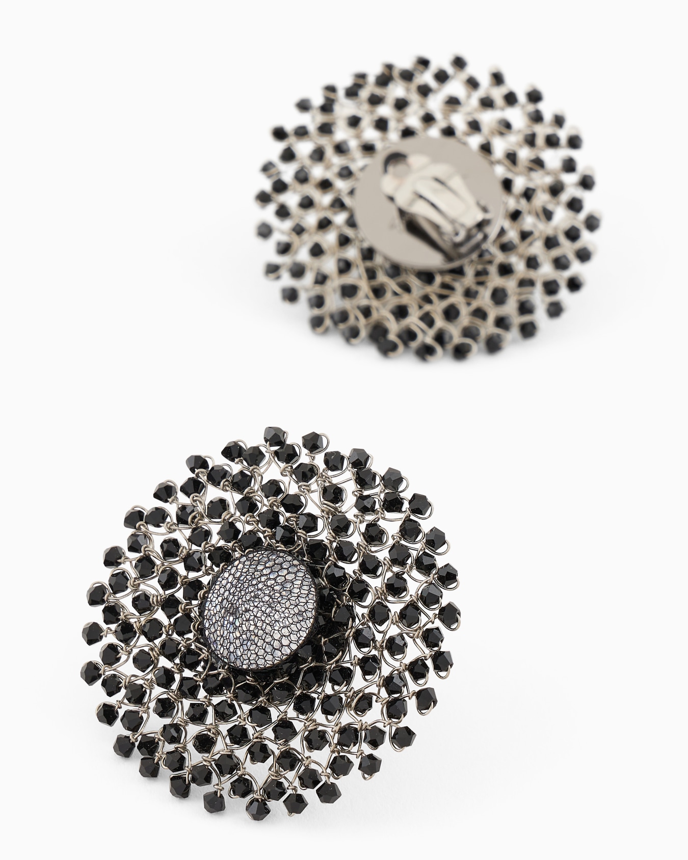 Metal and bead clip-on earrings Slide 1