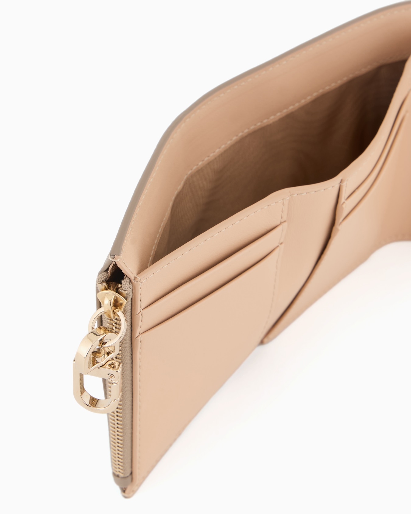 Trifold wallet in pebbled calfskin Slide 3