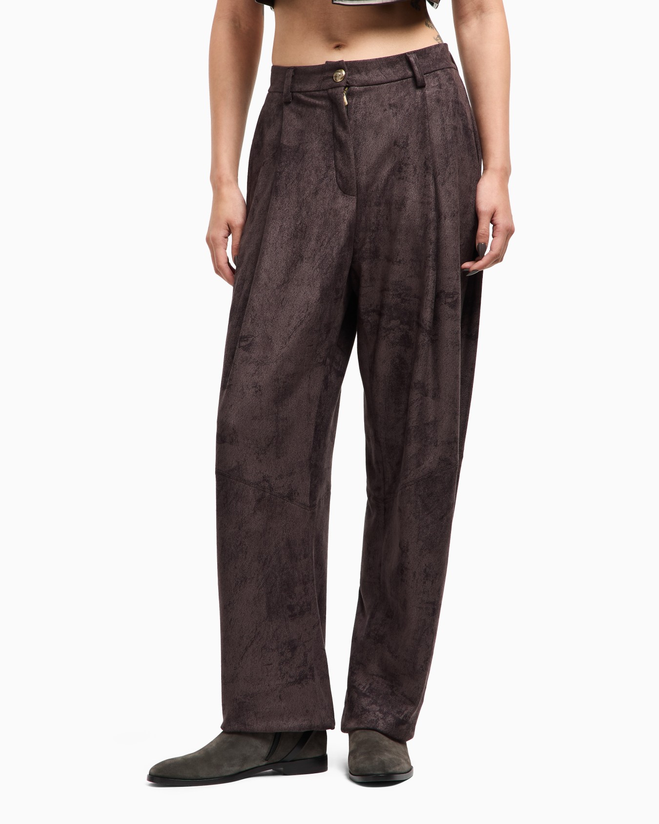 Single-pleat trousers in Alcantara-effect jersey Slide 4