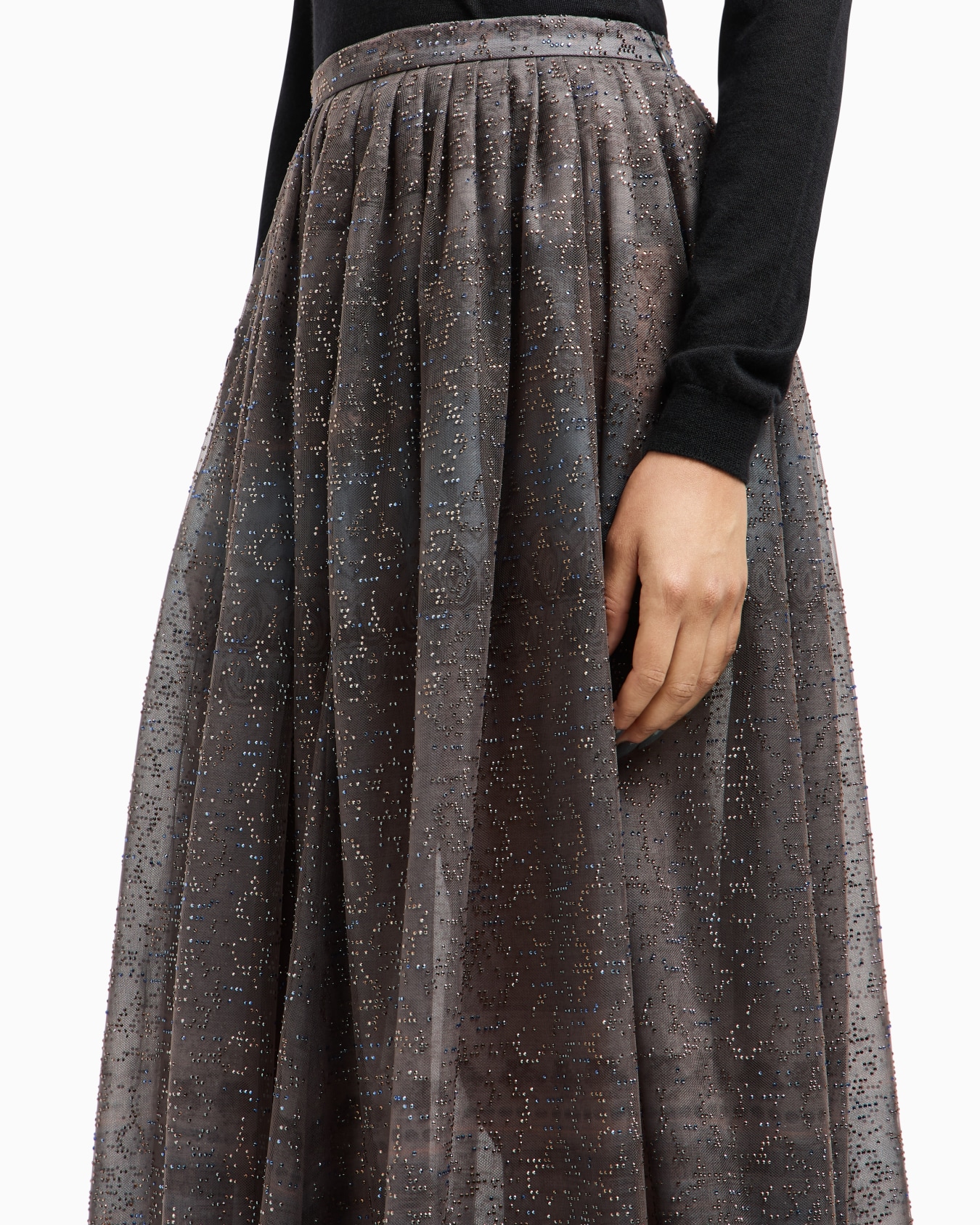 Gonna lunga in organza e tulle ricamato Slide 5