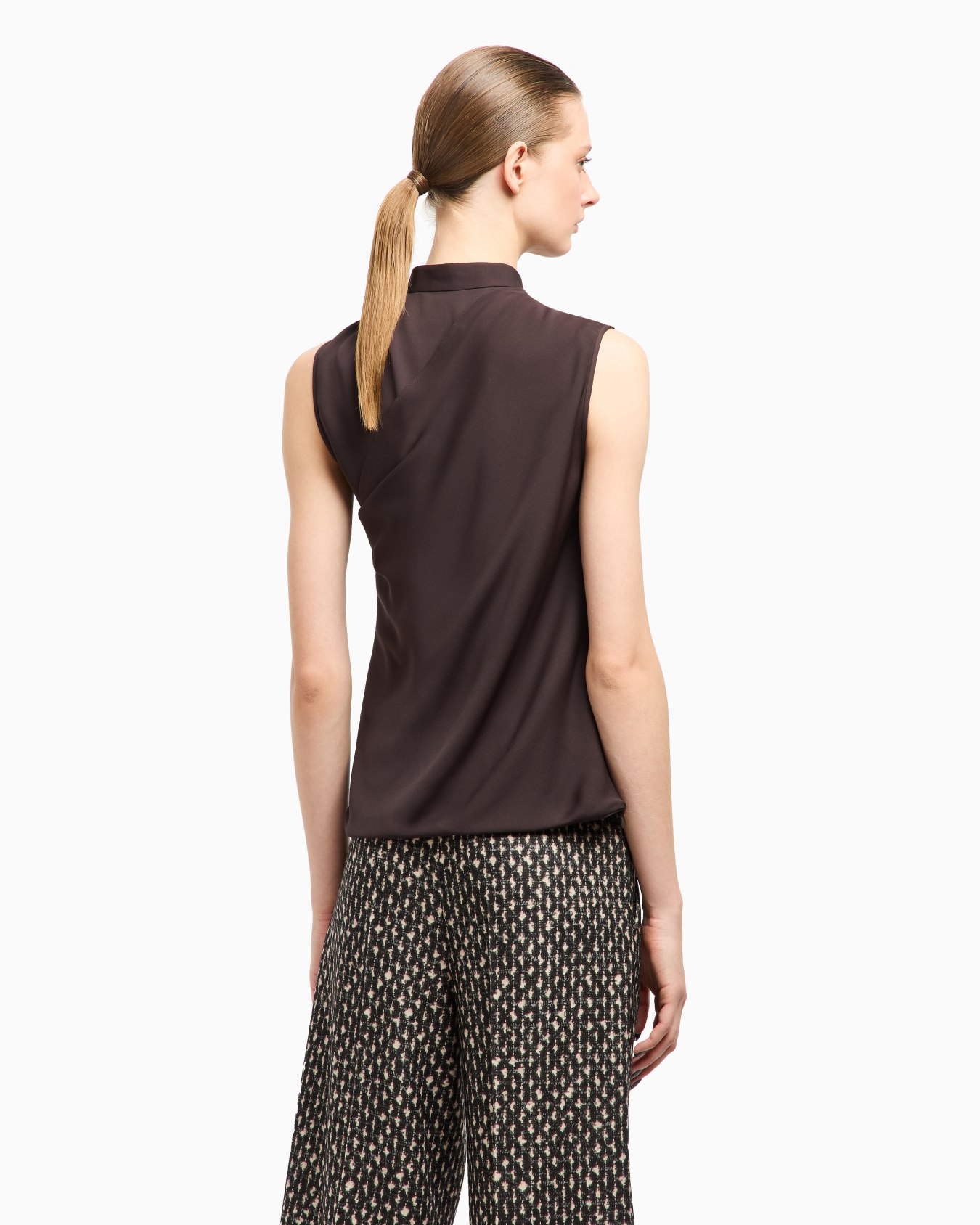 Top drappeggiato in tripla georgette di seta Slide 3