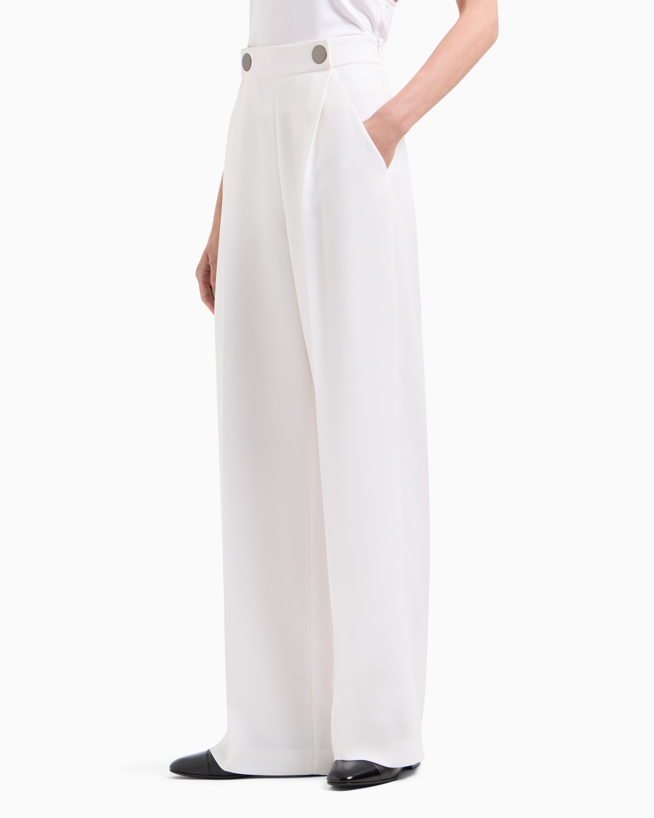 Pantaloni a una pince in cady di seta crepe Slide 4