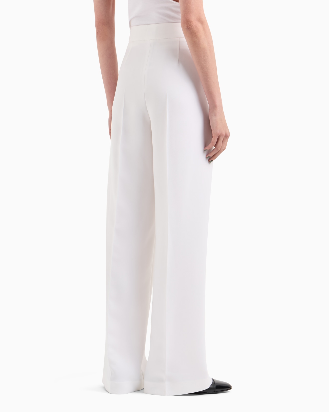 Pantaloni a una pince in cady di seta crepe Slide 3