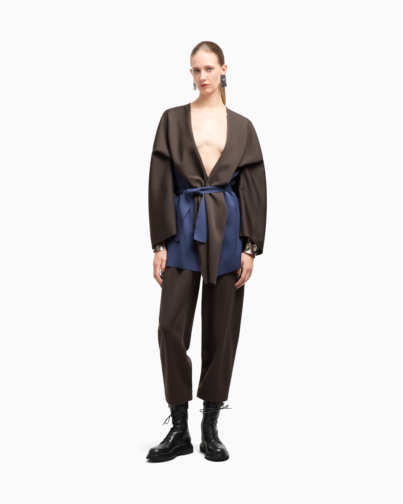 Straight trousers in silk double georgette Slide 2