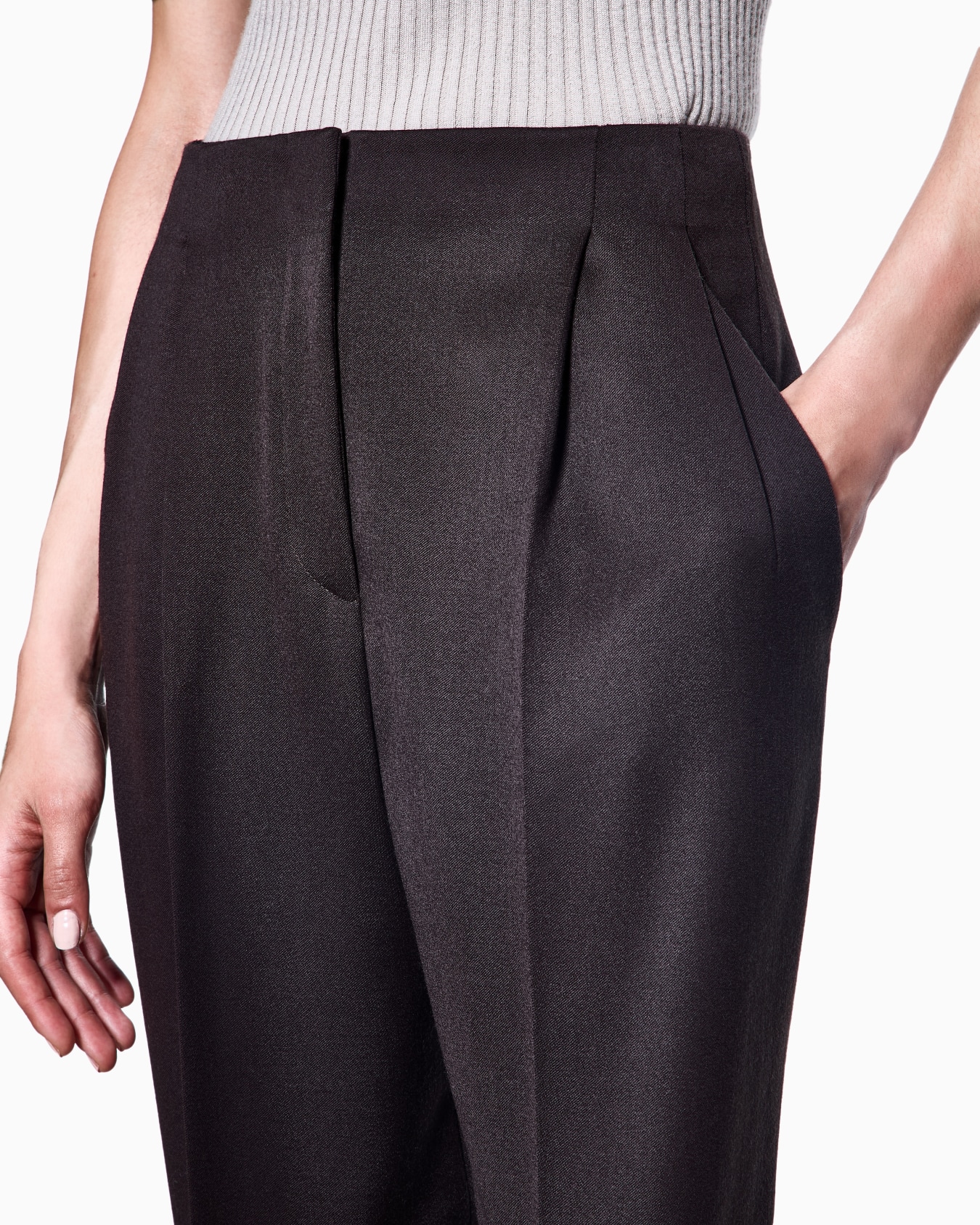 Pantalon à une pince en laine Diapositive 4