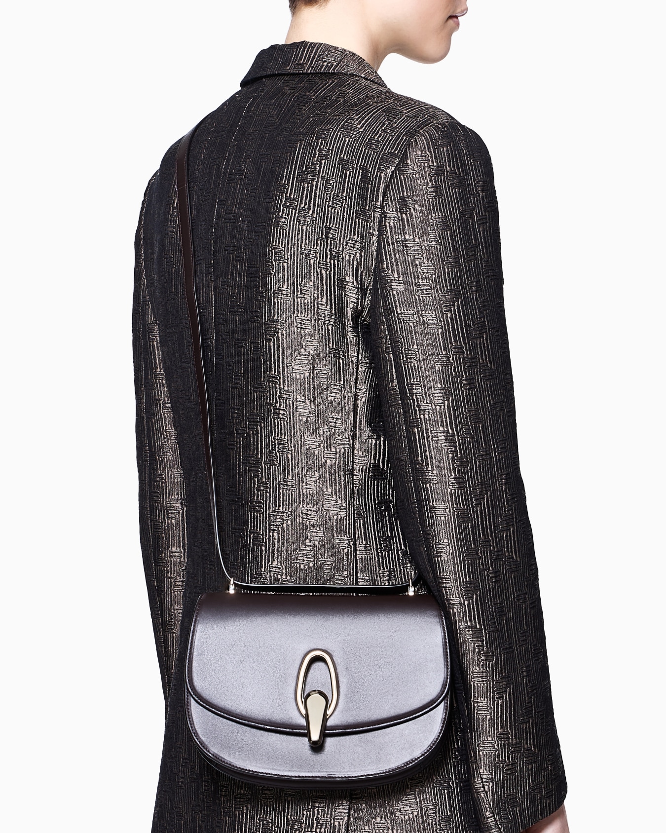 Leather shoulder bag Slide 5