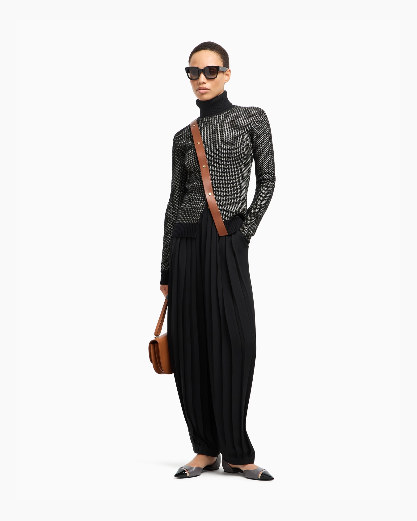 Leather shoulder bag Slide 5