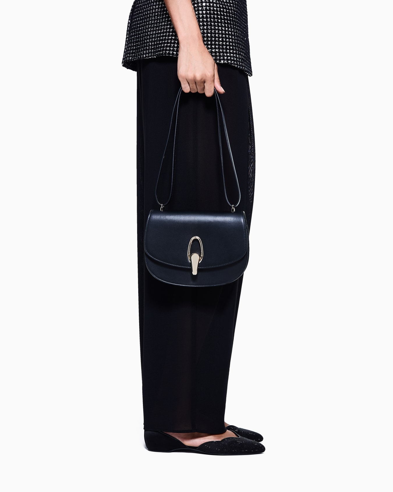 Schultertasche aus Leder Folie 5
