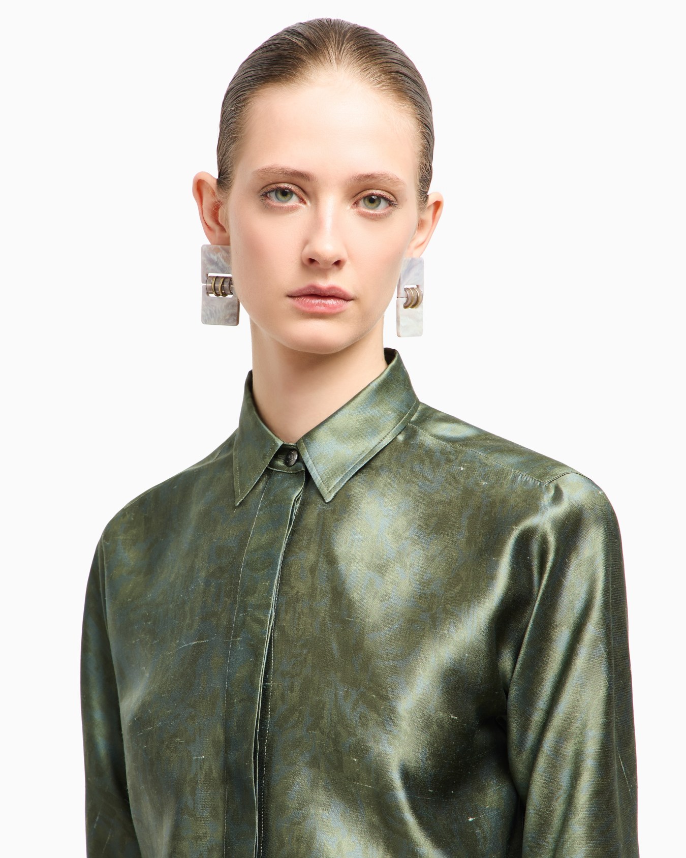 Shirt in printed silk shantung Slide 5