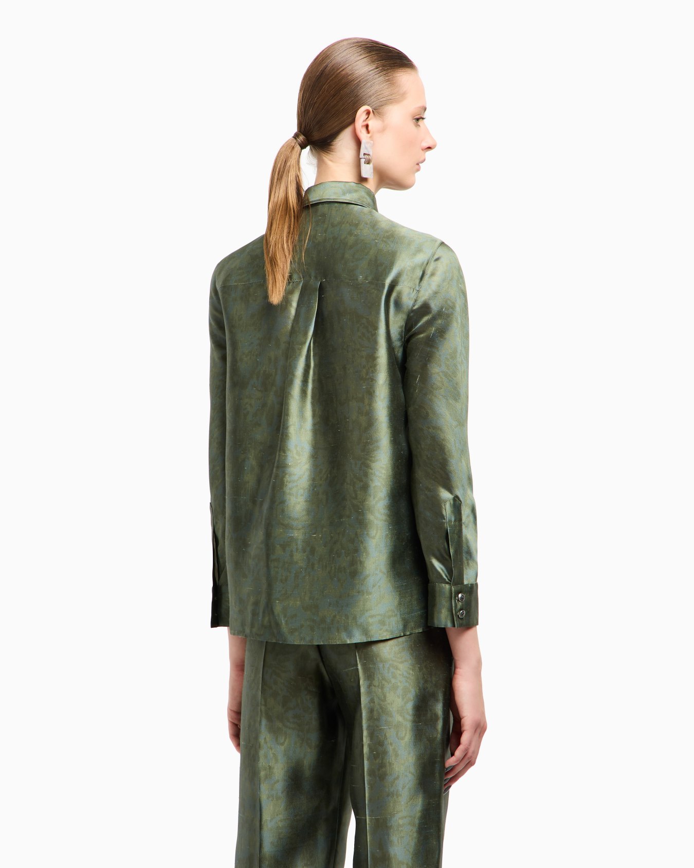 Shirt in printed silk shantung Slide 3