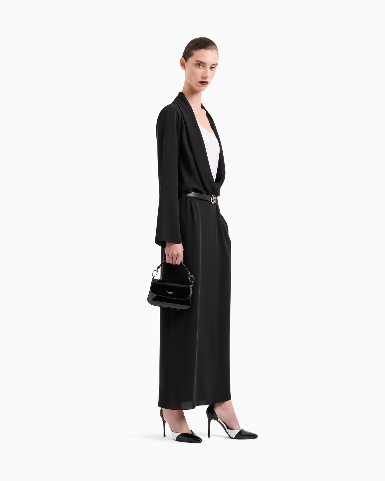 Two-tone brushed leather court shoes with a strap Slide 6
