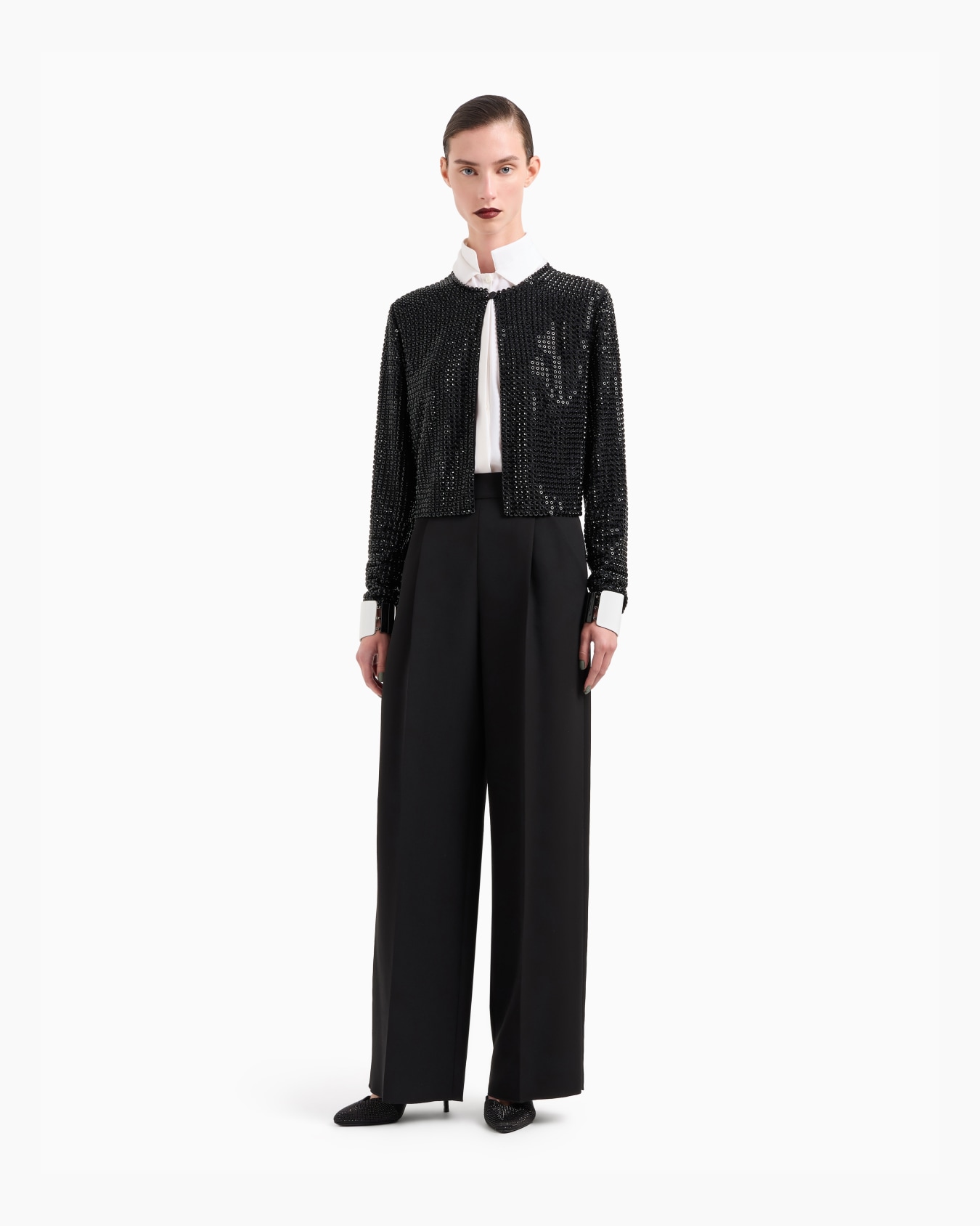Camicia girocollo in raso di seta con ricamo all-over Slide 2