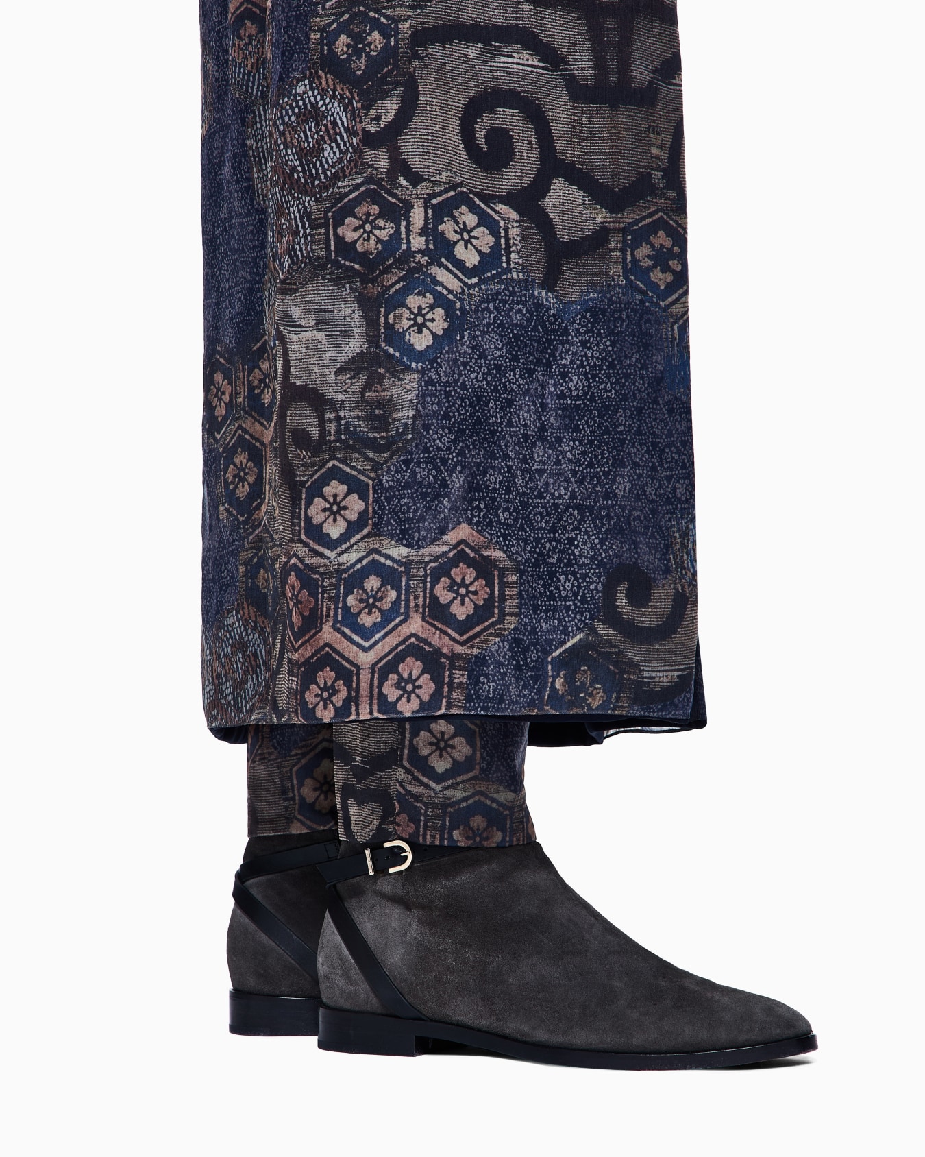 Suede and calfskin ankle boots Slide 5