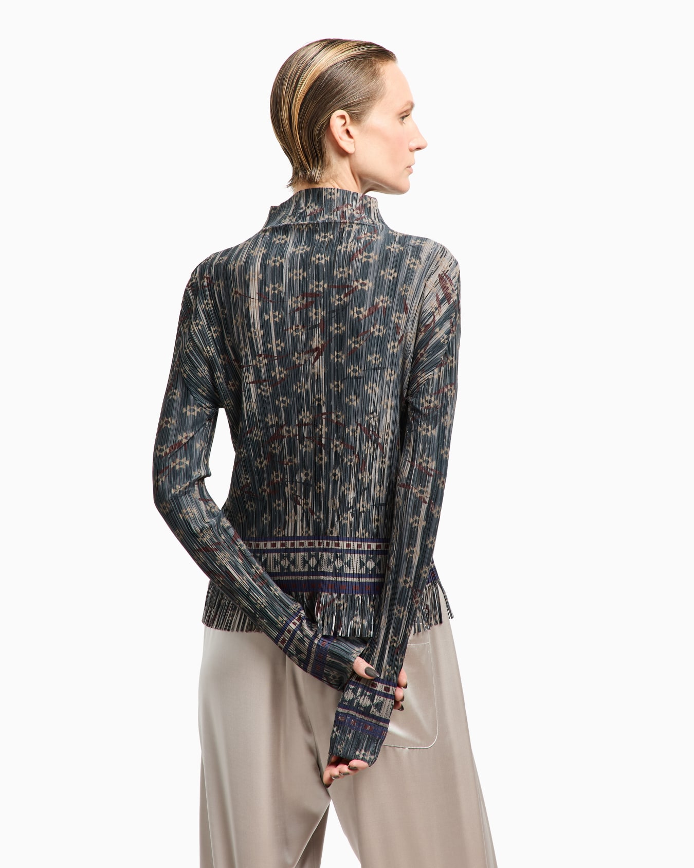 Pleated light jersey jumper with print Slide 3