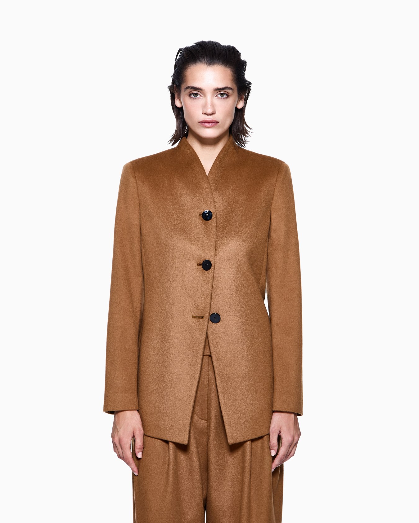 Single-breasted jacket in vicuña wool  Slide 3