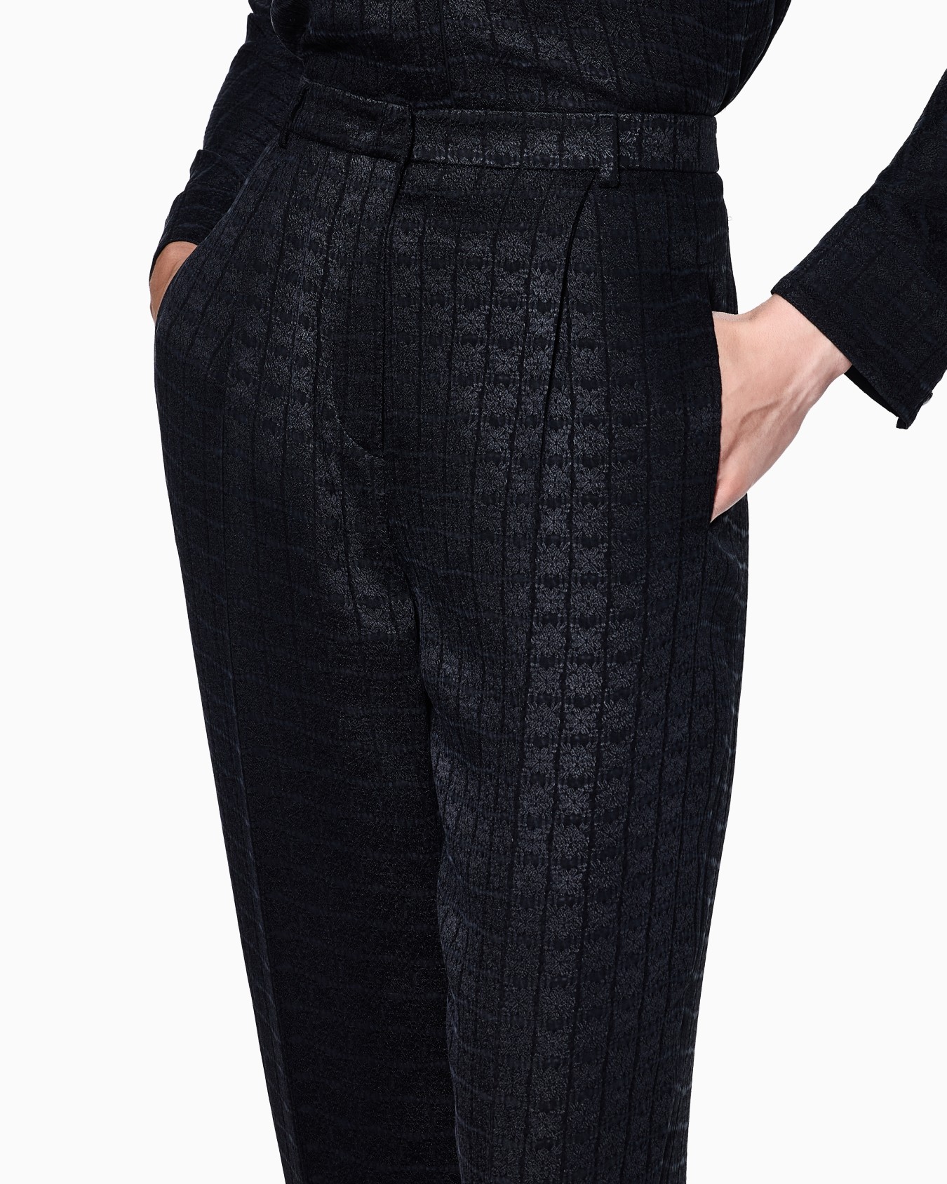 Pantaloni a una pince in cupro jacquard Slide 4