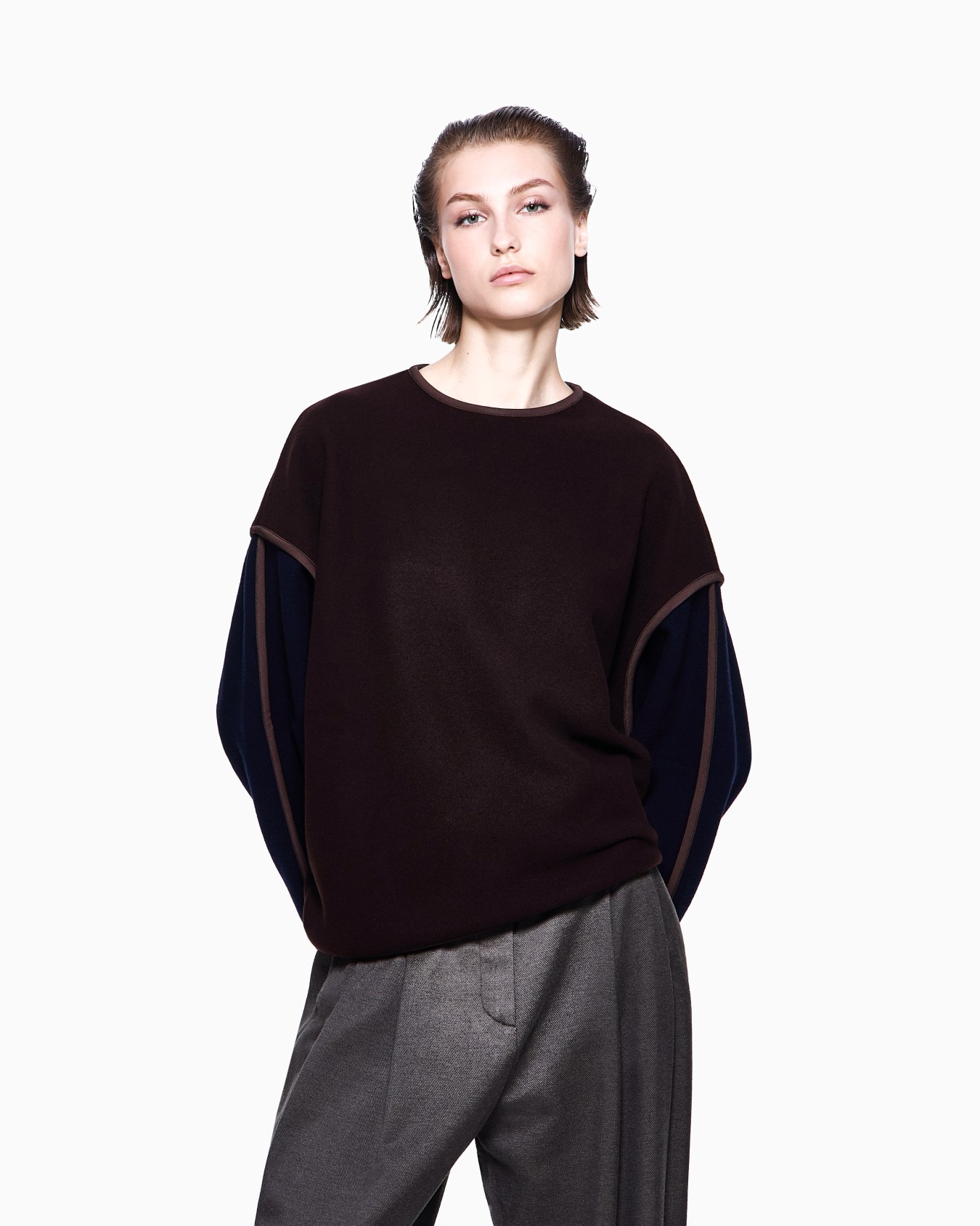 Virgin wool and cashmere jersey sweatshirt Slide 3