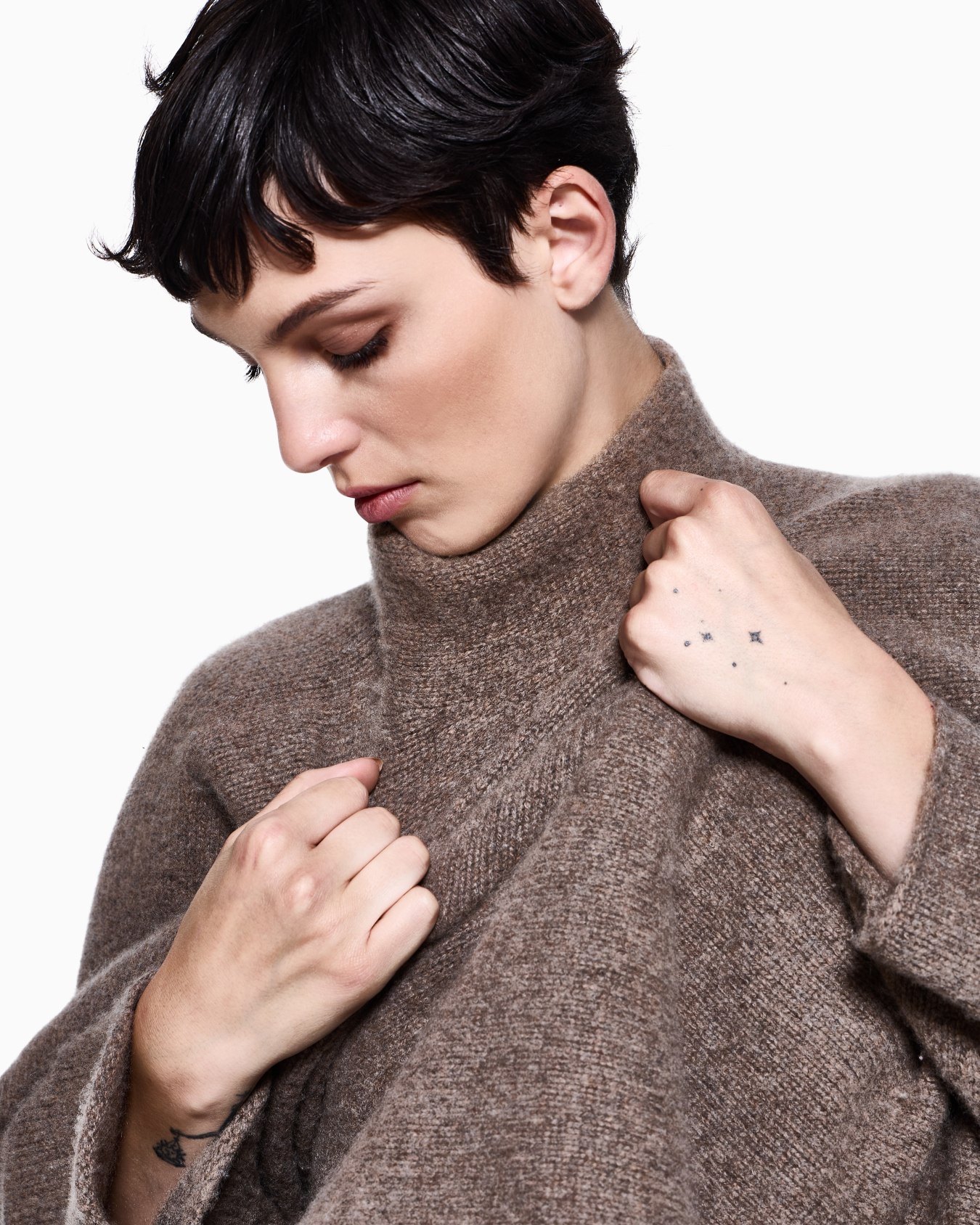 Cashmere mock-neck jumper Slide 4