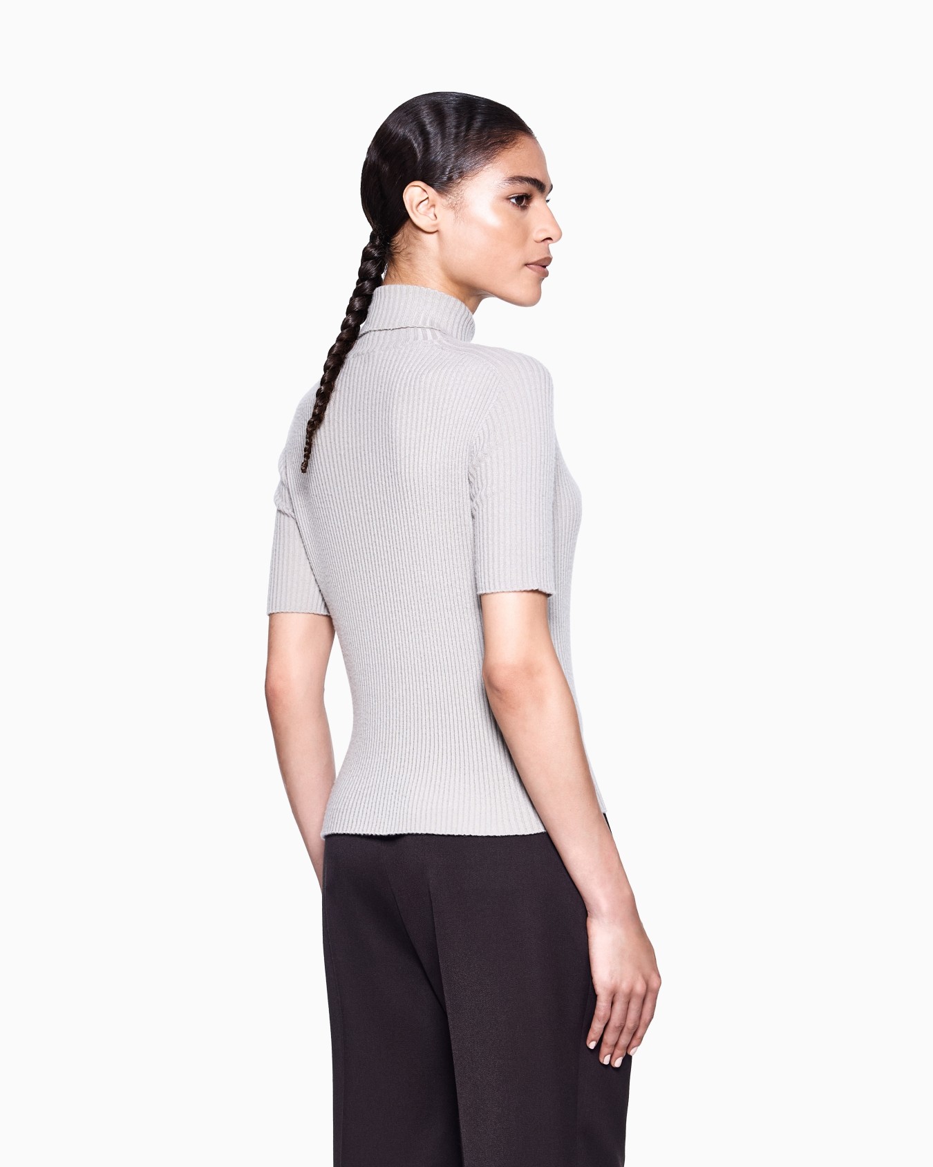 Kurzärmliger Kaschmir-Pullover mit Rollkragen Folie 2