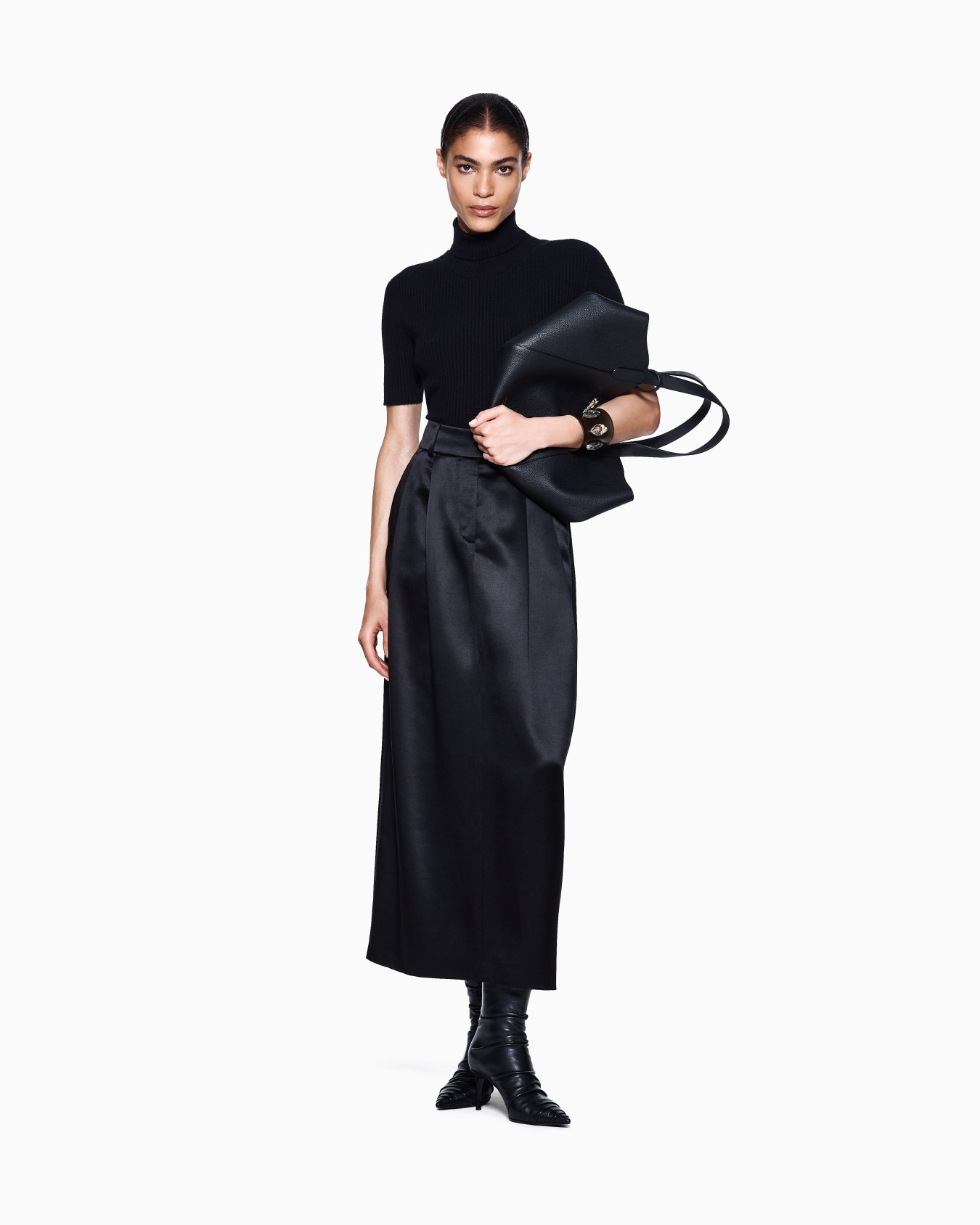 Short-sleeved cashmere rollneck jumper Slide 1