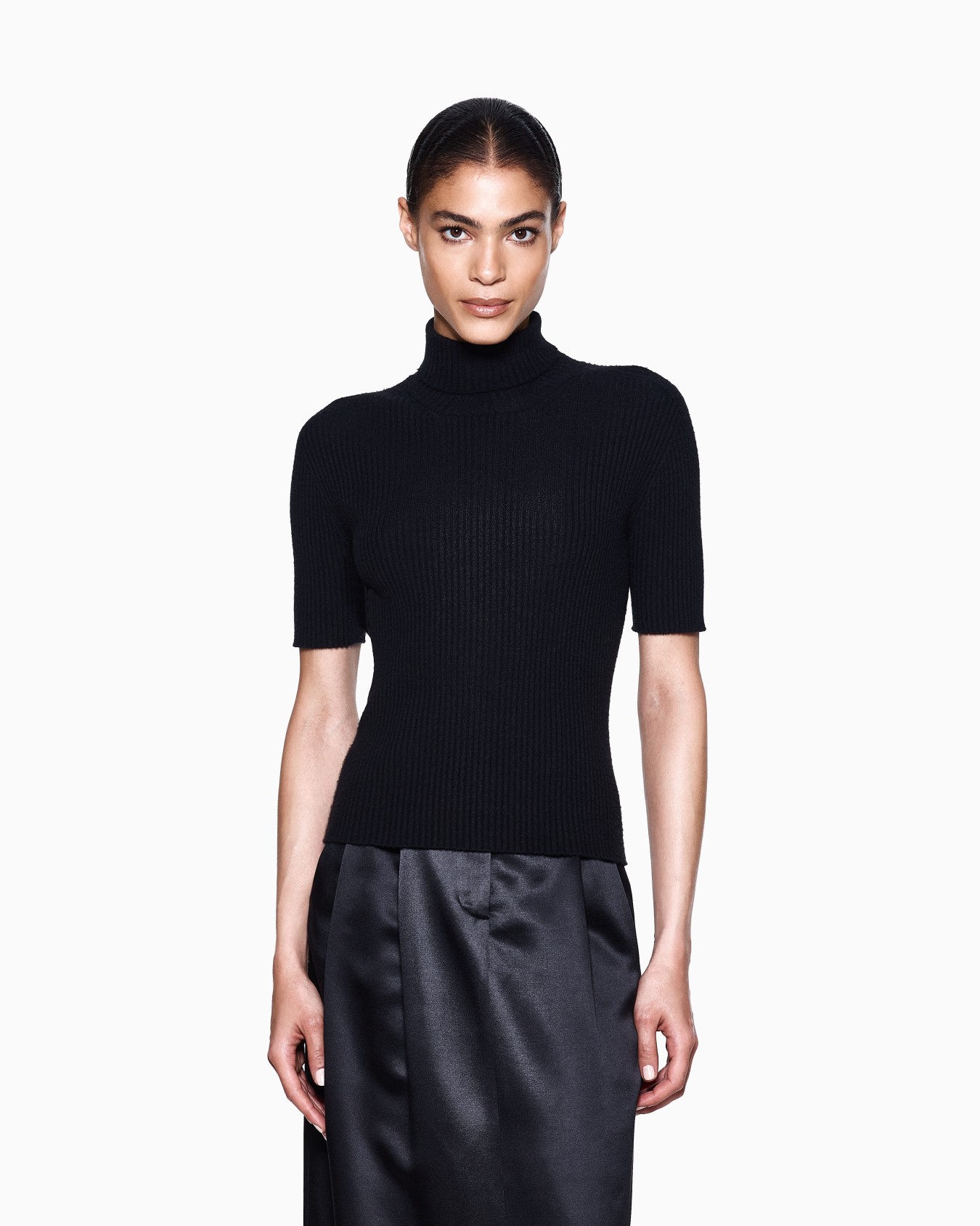 Short-sleeved cashmere rollneck jumper Slide 3