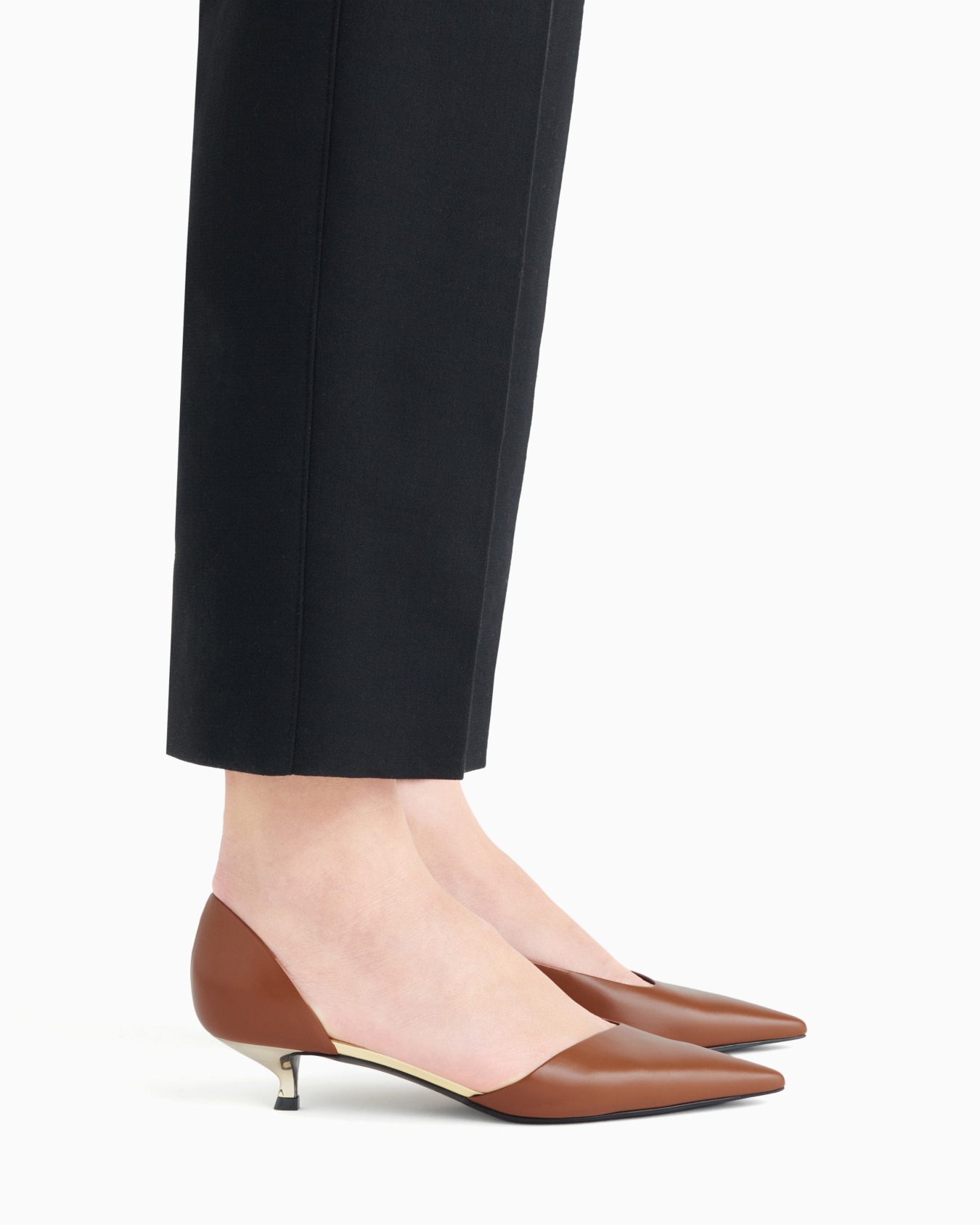 D'Orsay court shoes in calfskin  Slide 5