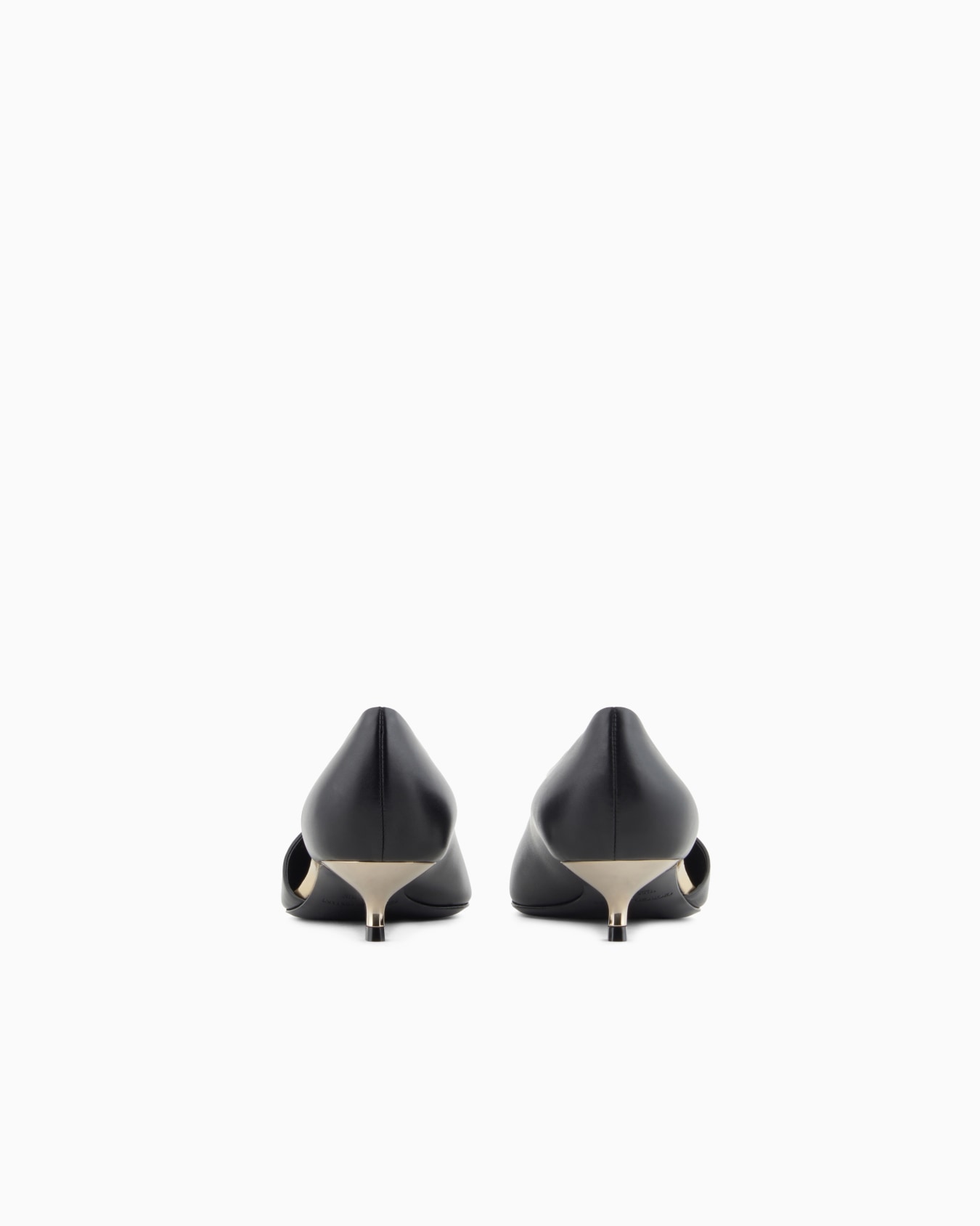 D'Orsay court shoes in calfskin  Slide 3