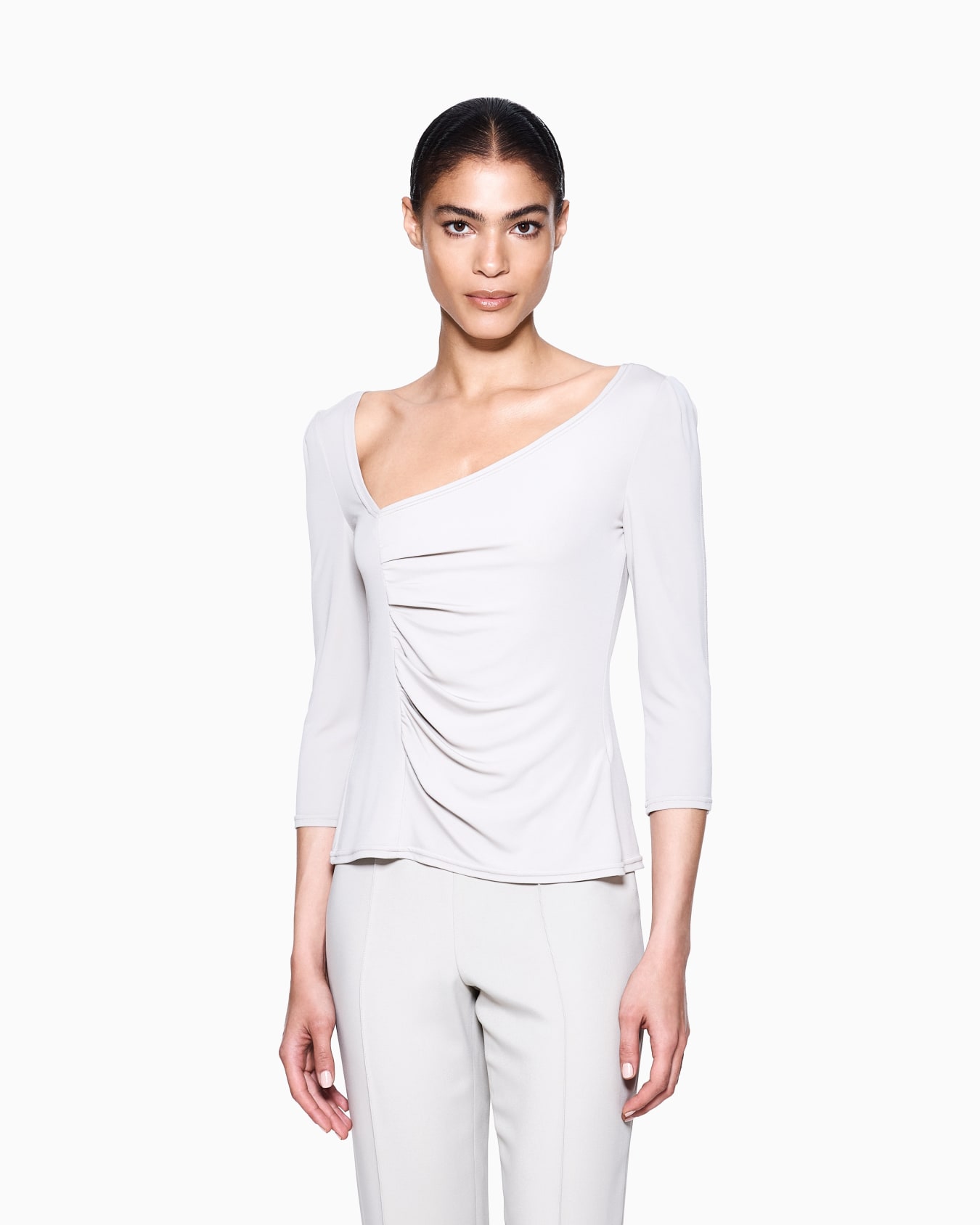 Pullover aus Viskose-Jersey mit asymmetrischem Ausschnitt Folie 3