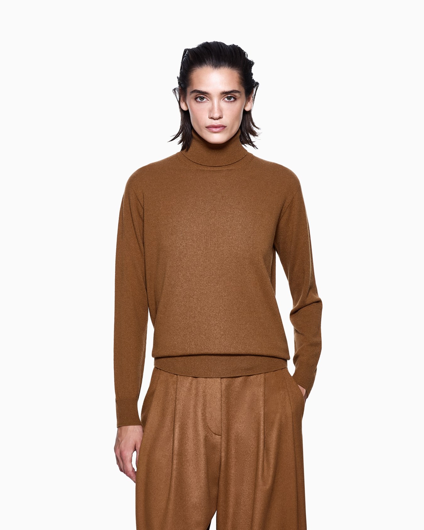 Vicuña wool mock-neck jumper  Slide 3