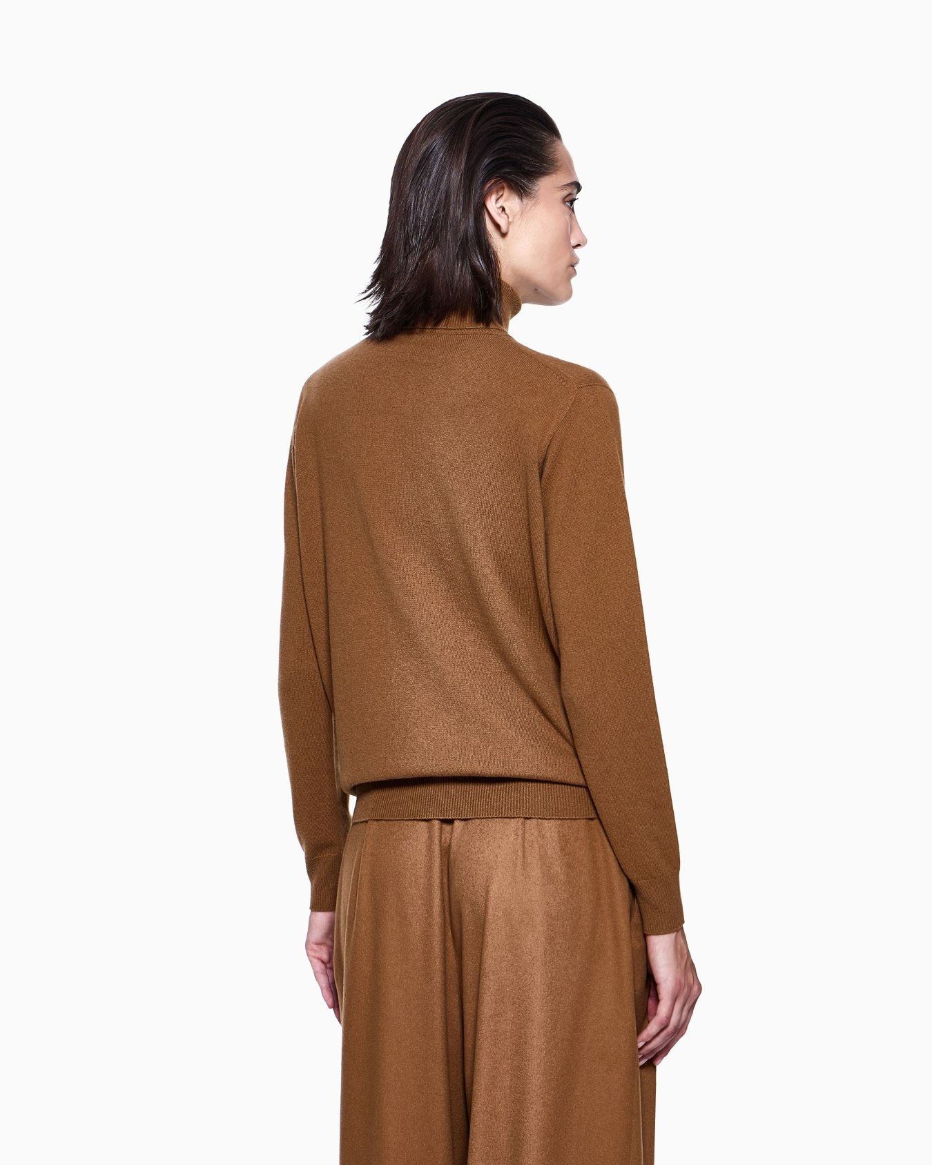 Vicuña wool mock-neck jumper  Slide 2