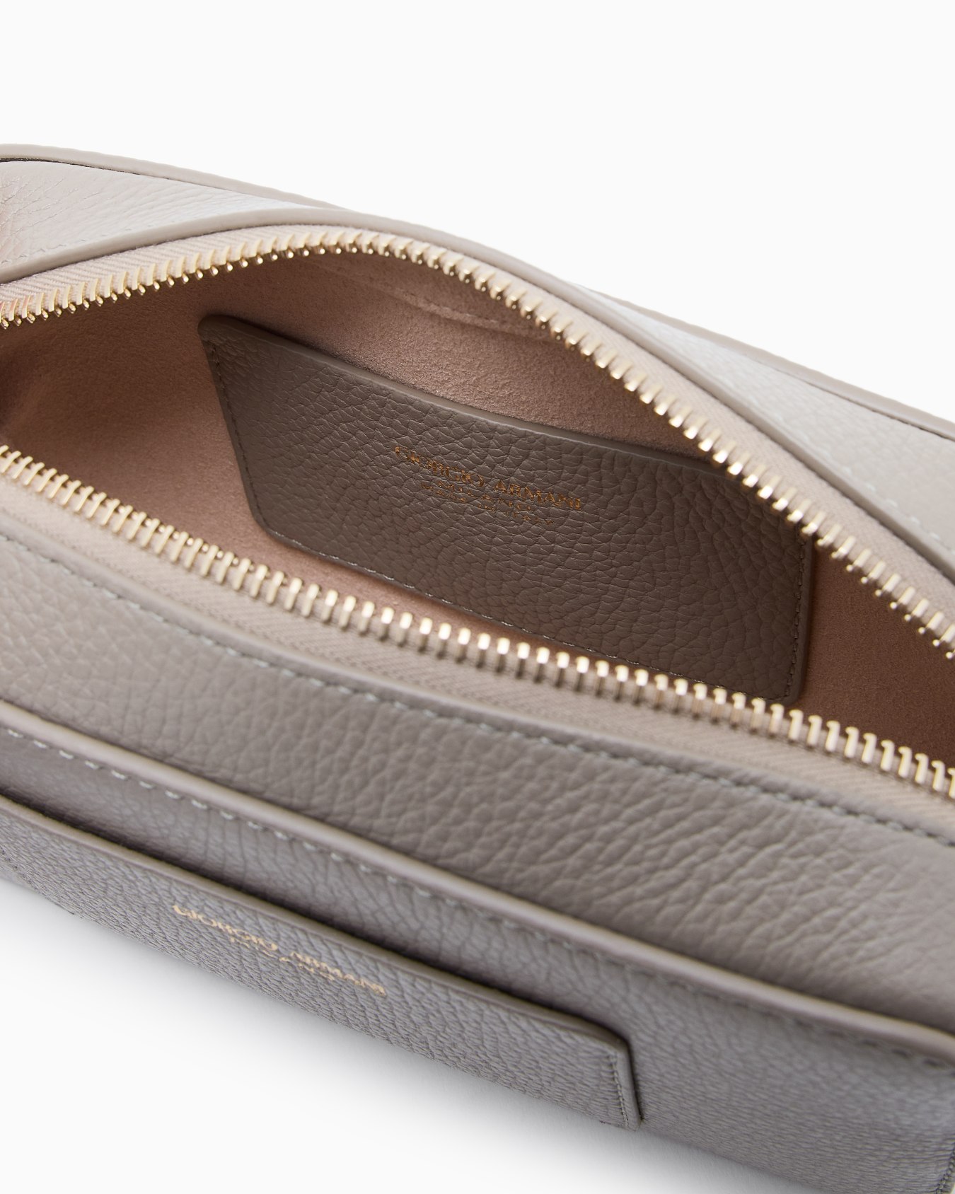Pebbled calfskin beauty case Slide 3